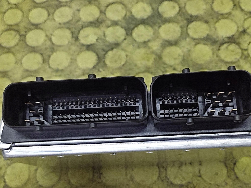AUDI A6 C5 1.8 T control unit of the engine 0261207636