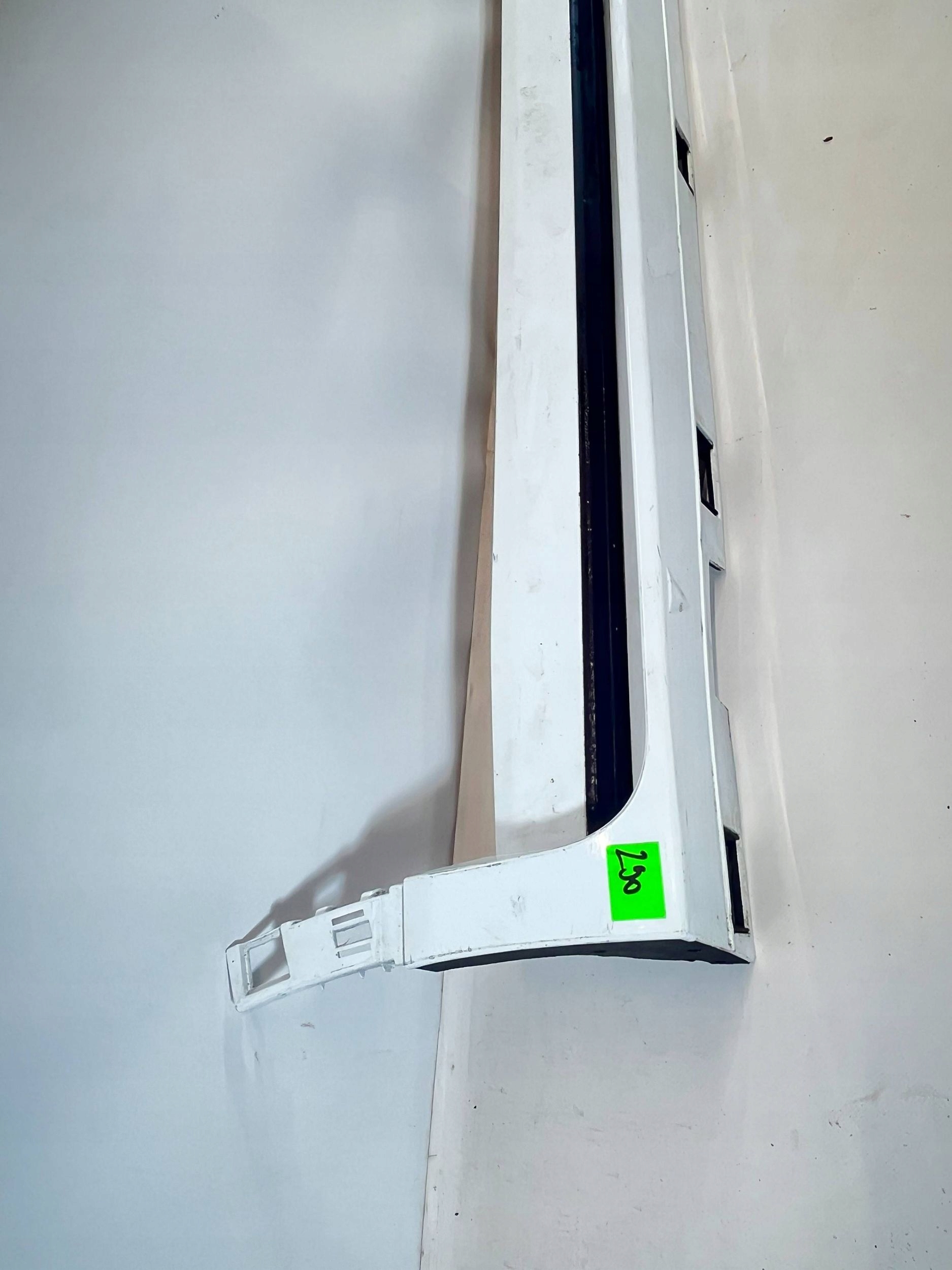 threshold front Ford Kuga III LV4B-S10154