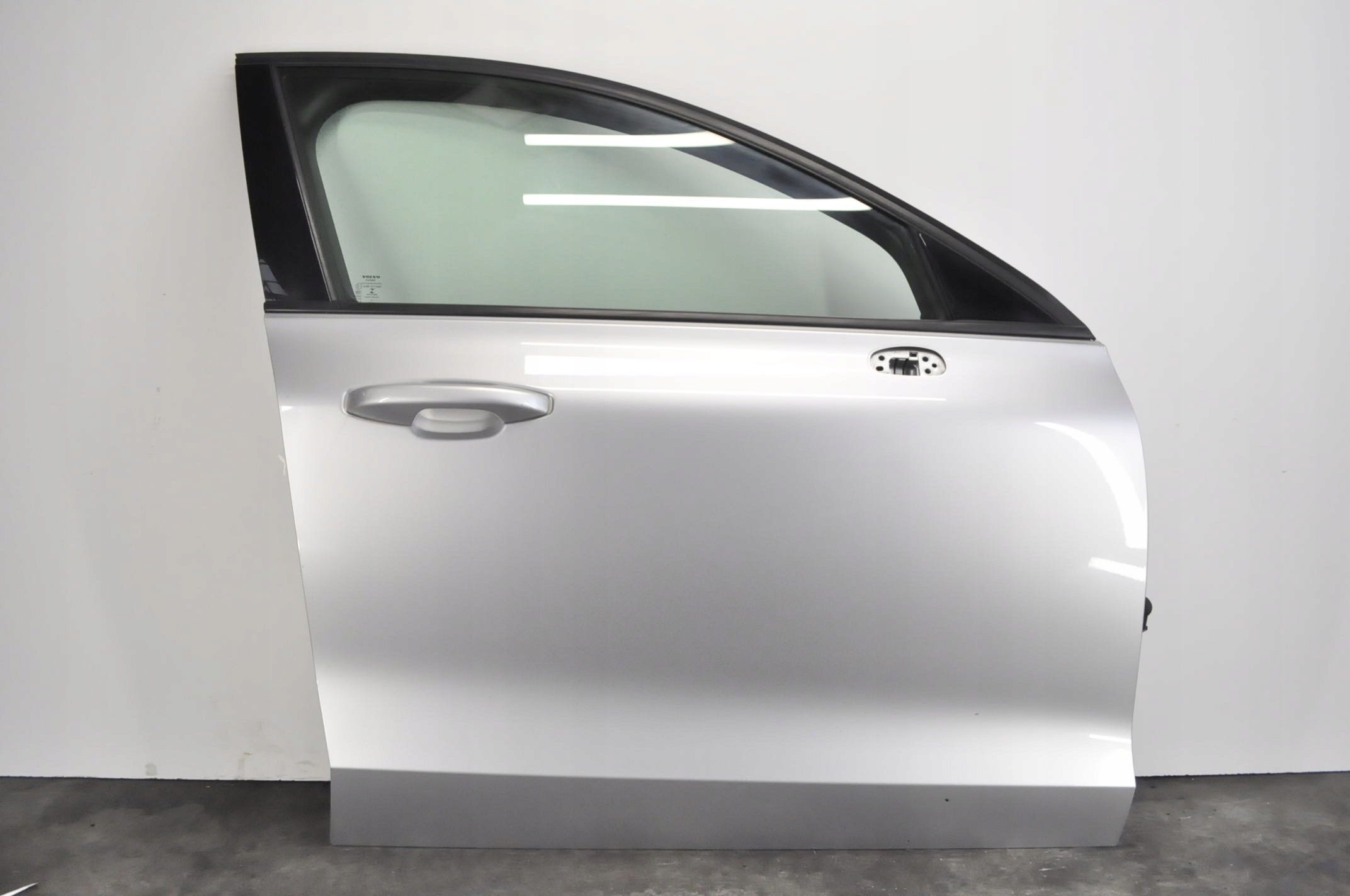 VOLVO S60 III V60 II DRZWI PRAWY PRZÓD PRAWE PRZEDNIE 711-16