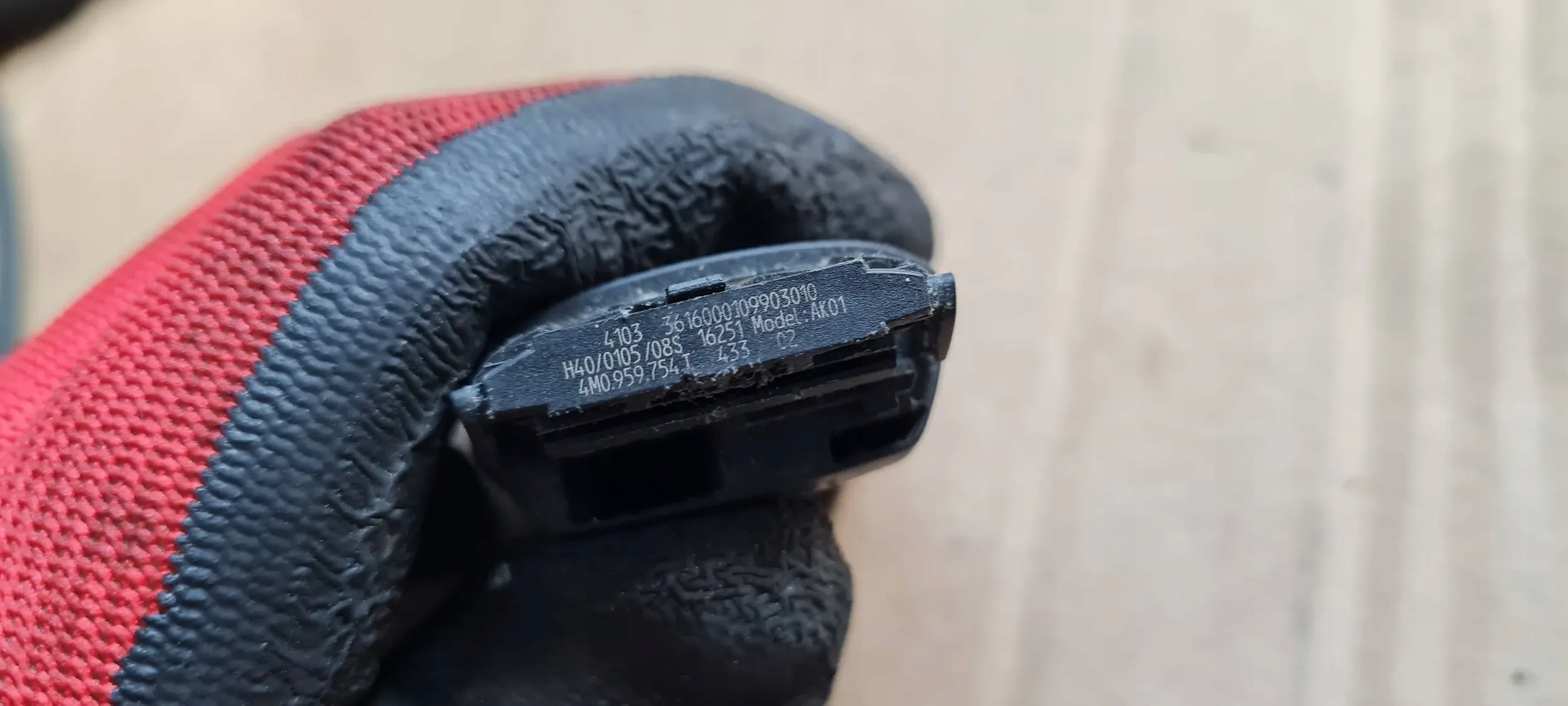 Q7 4M II key PILOT 4M0959754T A4 B9 8W A5