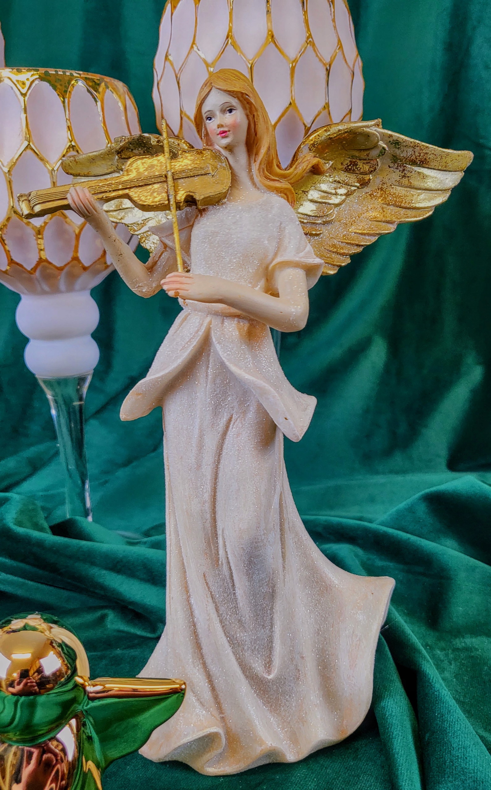 FIGURKA ANIOŁ ZE SKRZYPCAMI DWA WZORY Motyw Aniołek