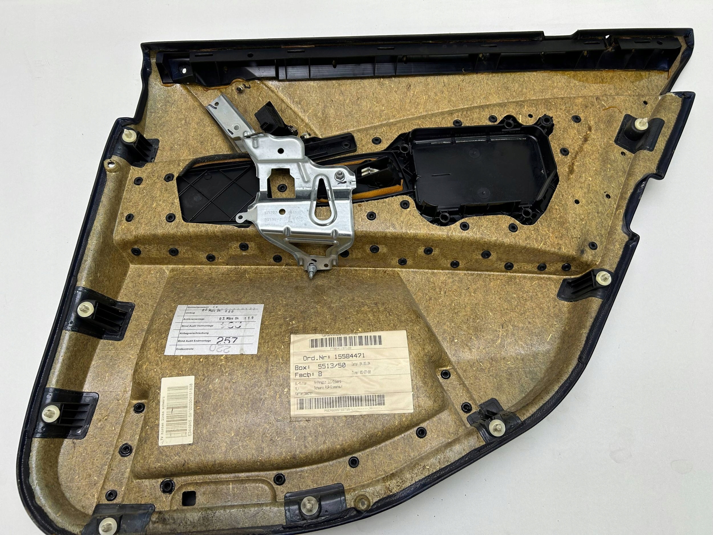 Seite / Blende Abdeckung Tür tylnych links BMW 5 E60 2004
