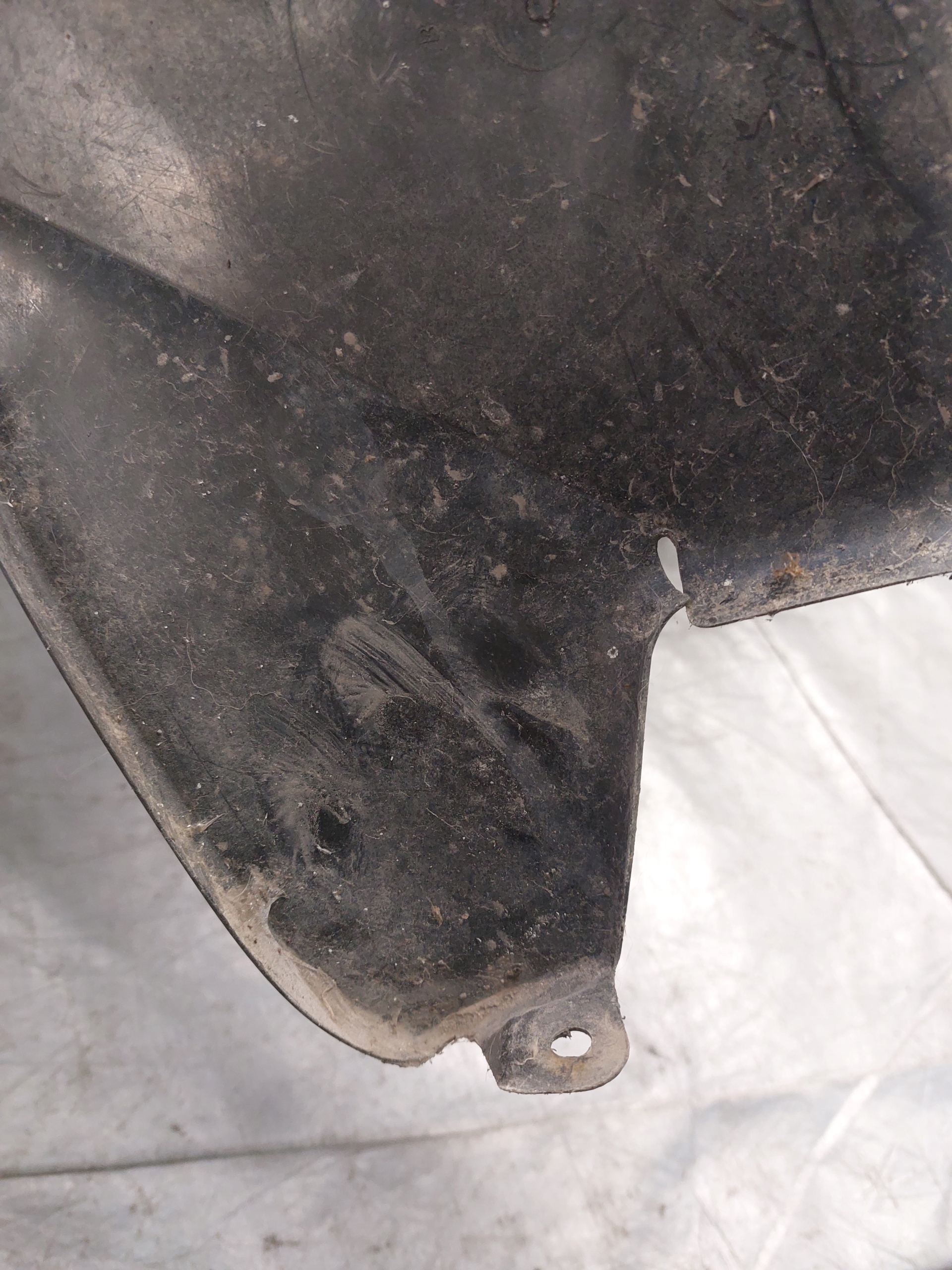 mudguard right rear. PEUGEOT 207 SW