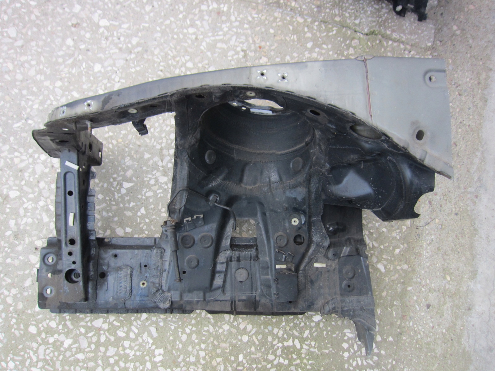 BMW 3 F30 F31 PODŁUŻNICA ĆWIARTKA KIELICH LEWA LEWY PRZÓD FARTUCH CZARNA Numer katalogowy oryginału CZARNY