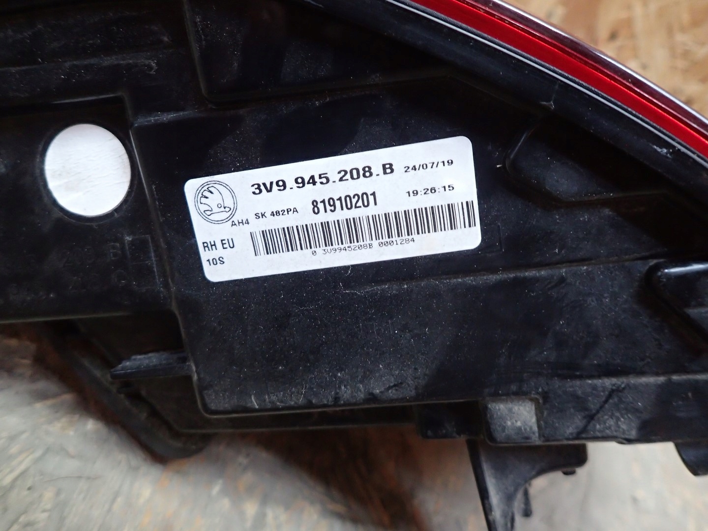 light right rear SKODA SUPERB III 3V9 KOMBI LIFT