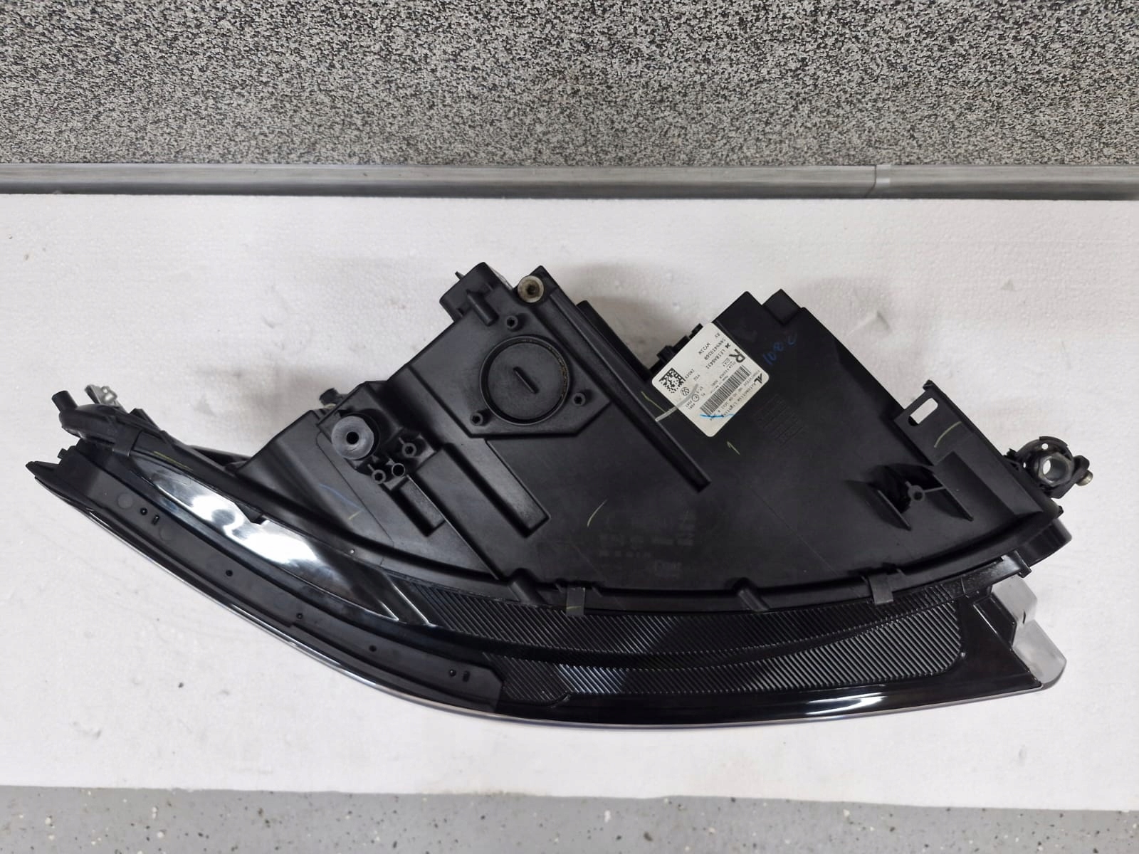 light right VW Tiguan II 5NB LIFT Allpace R Line Full Led