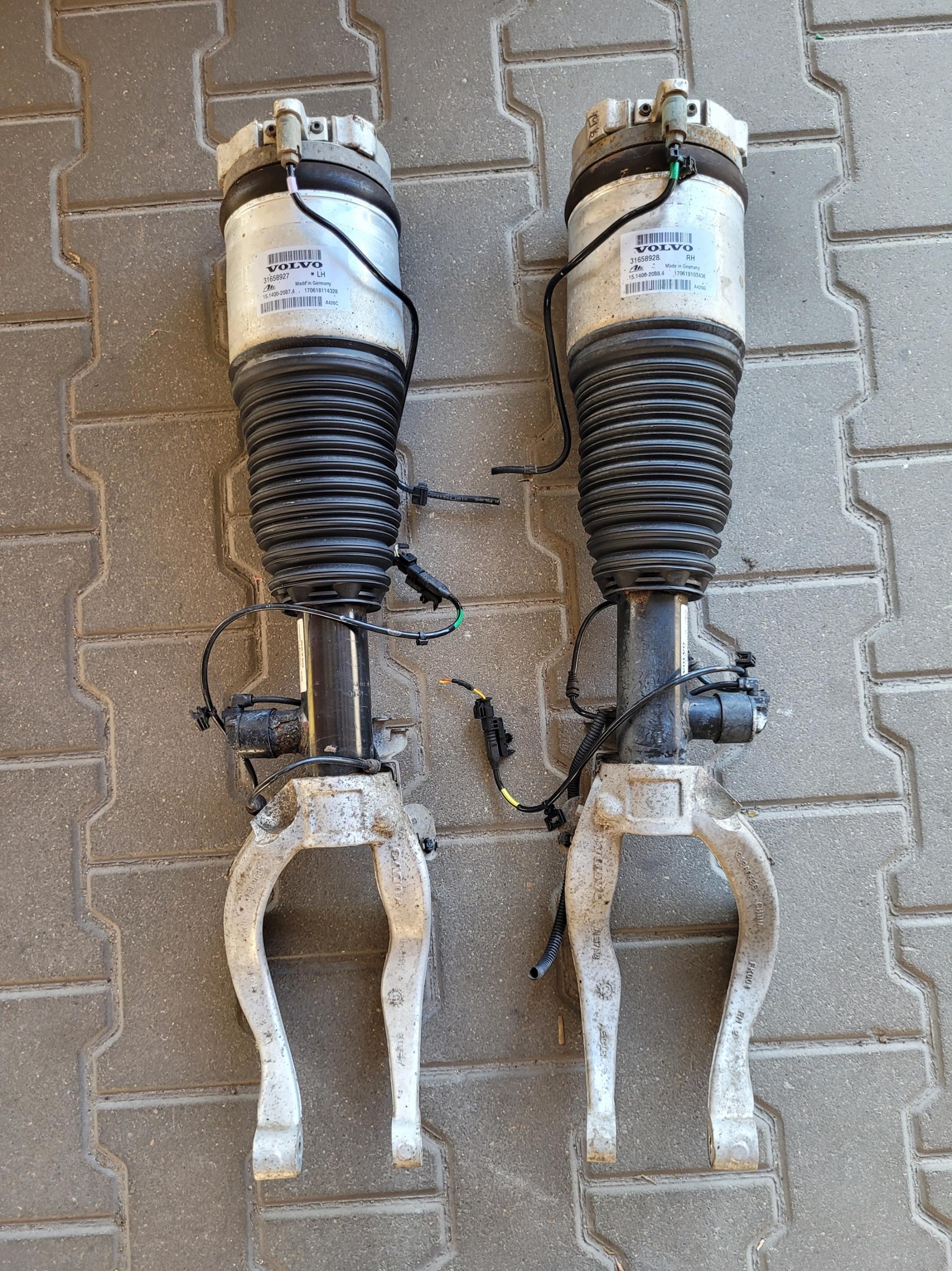 shock absorber front front left 31658927 VOLVO XC60 II 2.0 T8 PHEV HYBRID