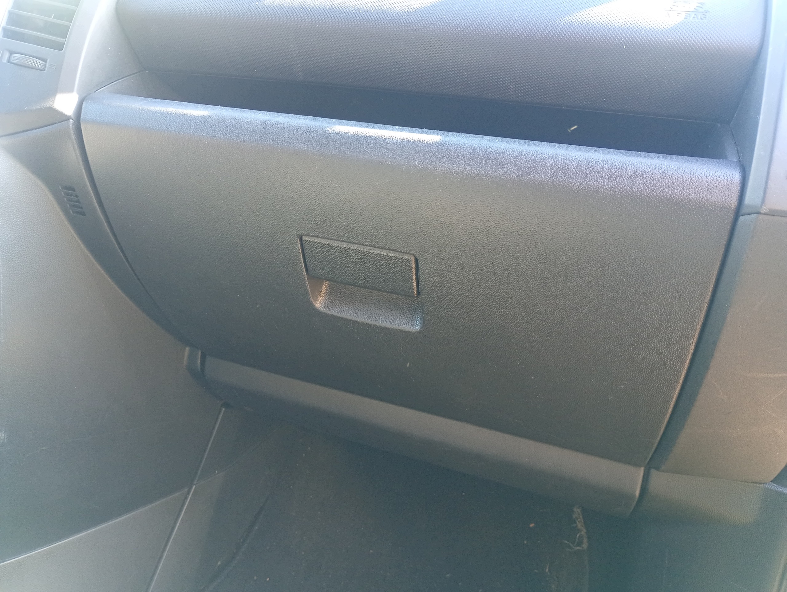 skříňka spolujezdce spolujezdce Mazda 5 V 05-10