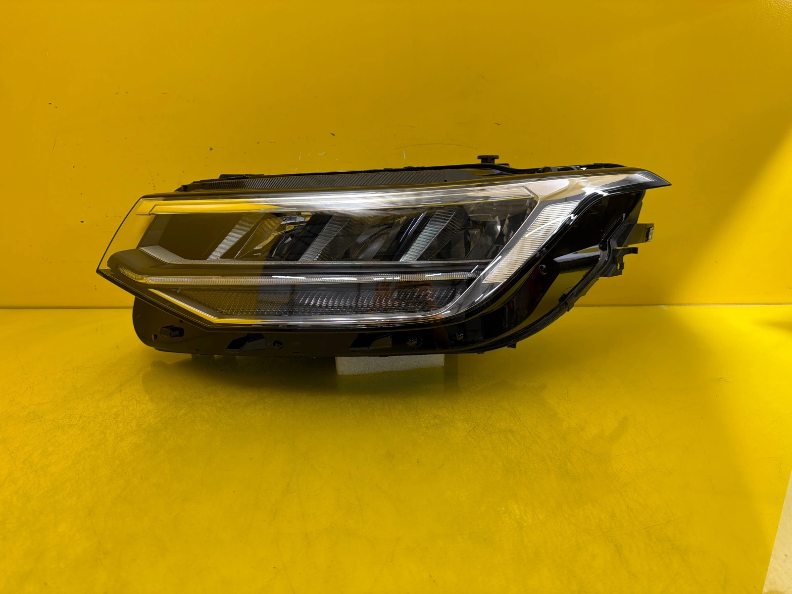 light left VW Tiguan Allspace 5NB Full Led 5NB941035C