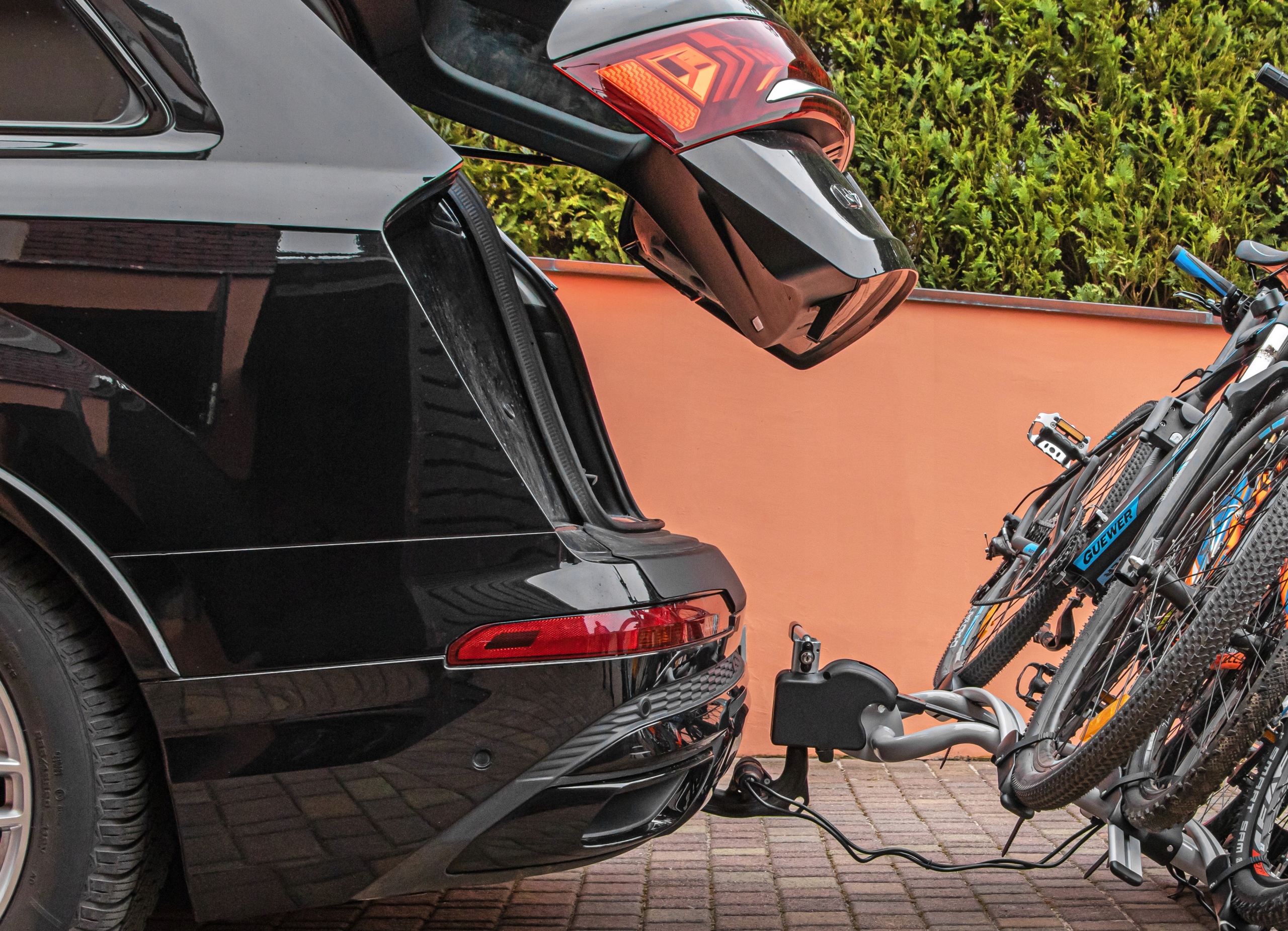 BAGAŻNIK ROWEROWY NA HAK 3 ROWERY PLATFORMA 13 PIN ZAMYKANY UCHYLANY Producent Winterstein