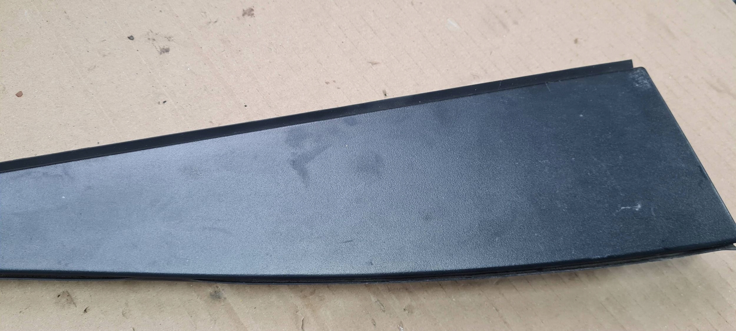 Chrysler Pacifica 2022 moulding pillar trim right right rear part 68227306AF