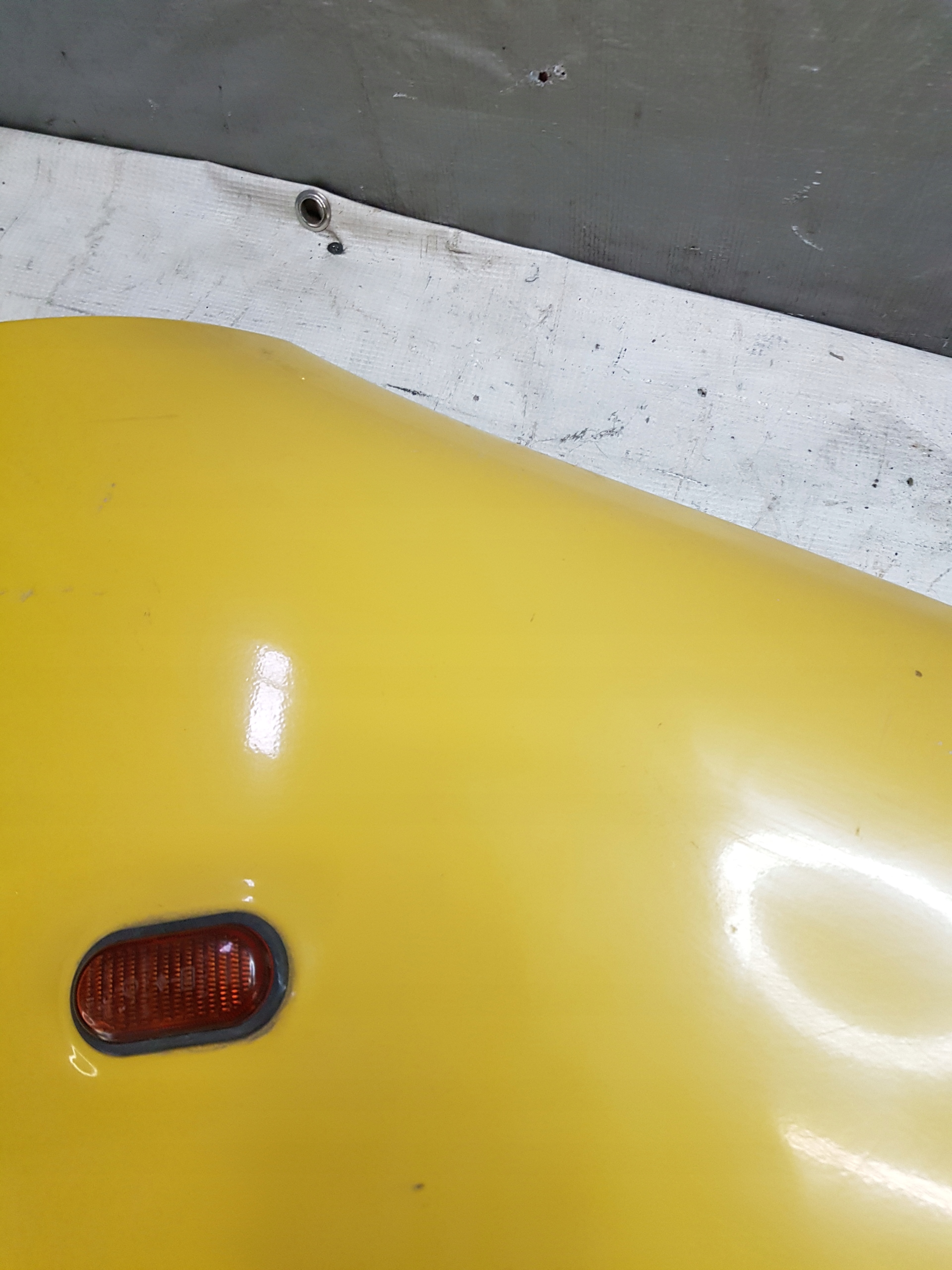 blatník RENAULT MASTER pravý předek ZOLTY