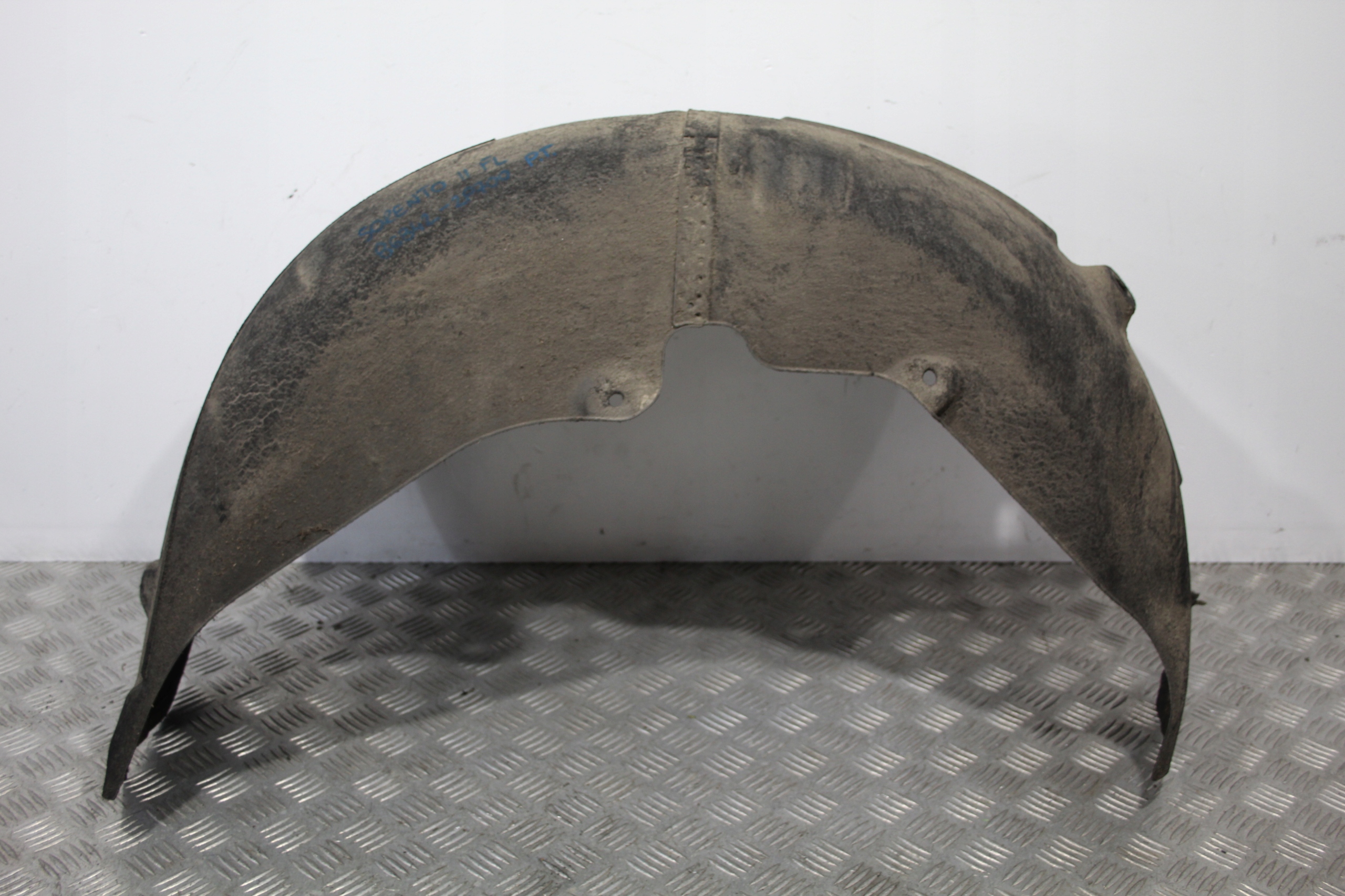 mudguard right rear part KIA SORENTO II 2 LIFT