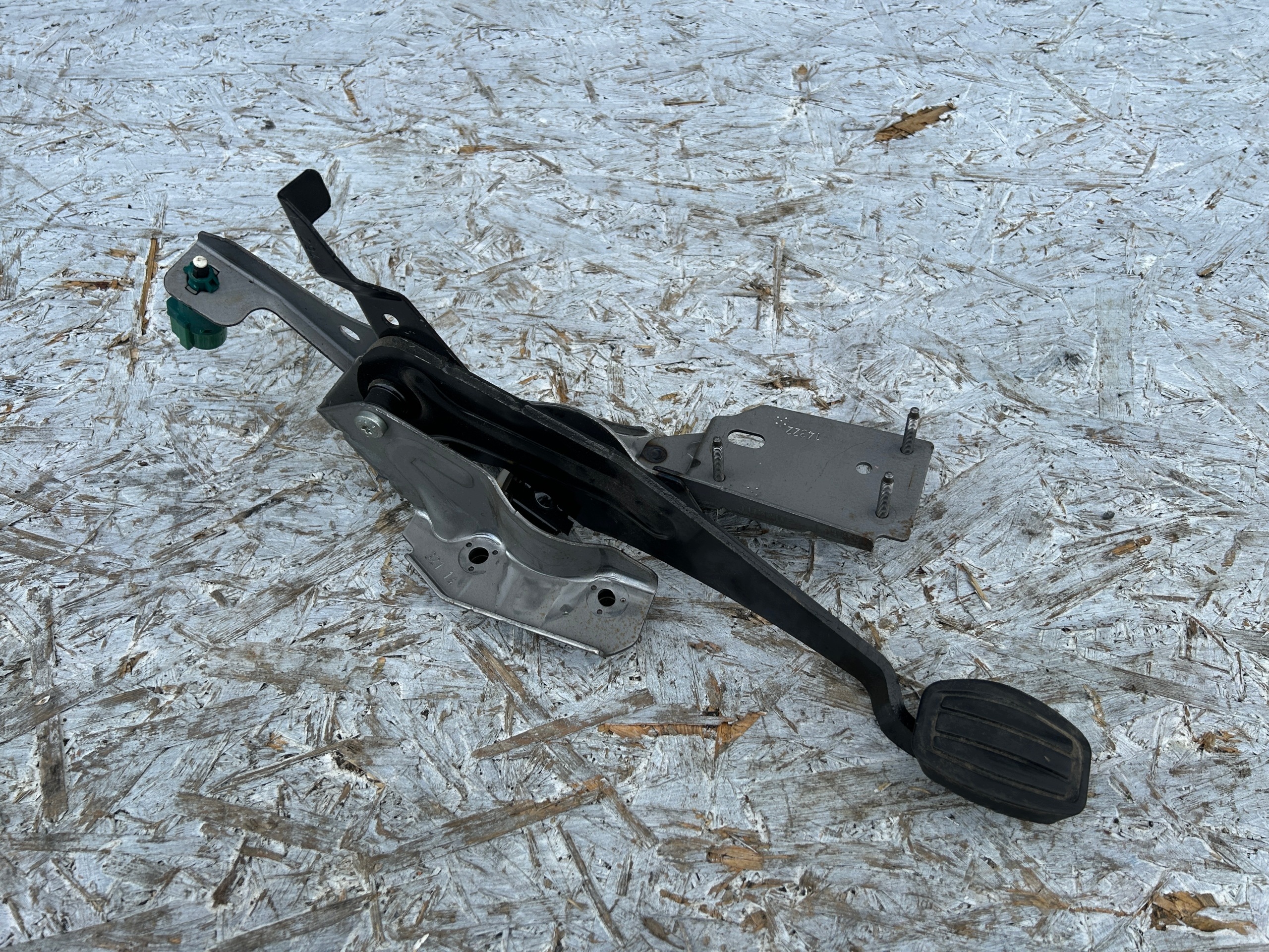 PEDAL bremse PEUGEOT 308 II T9 13- MANUAL
