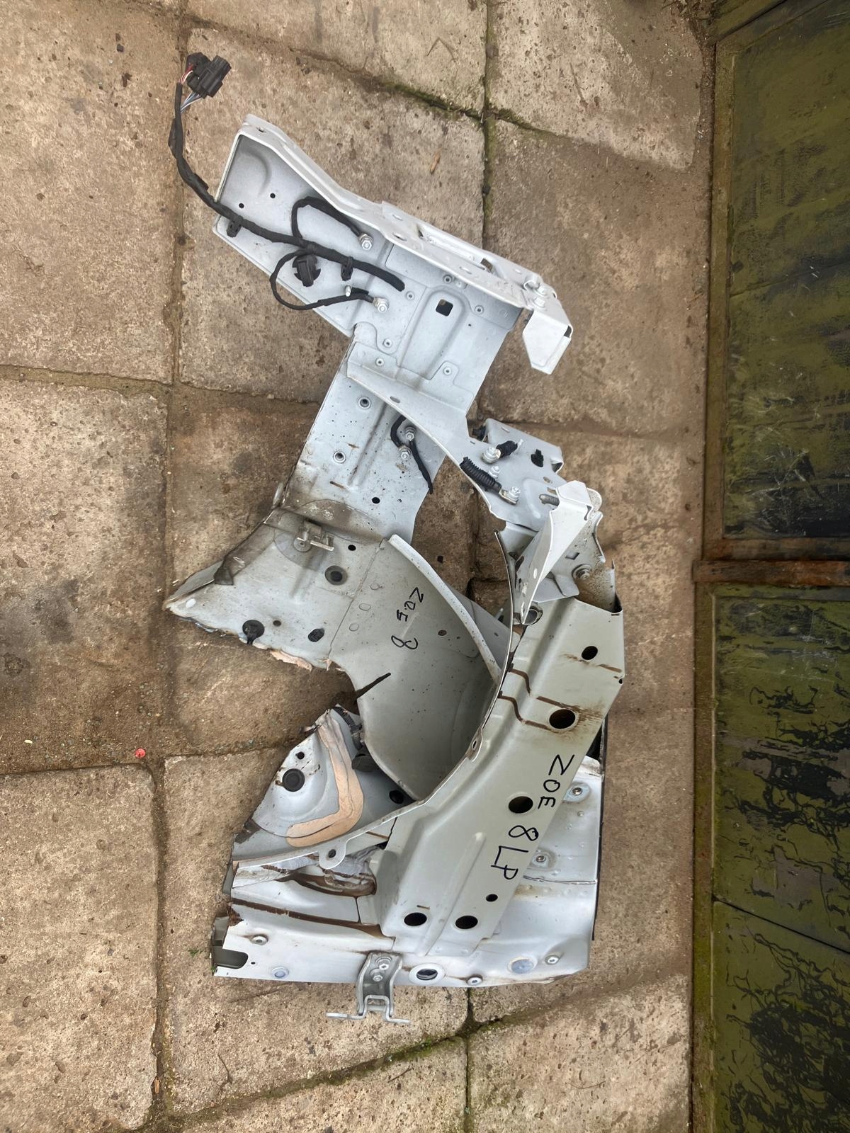 quarter left front #8 RENAULT ZOE