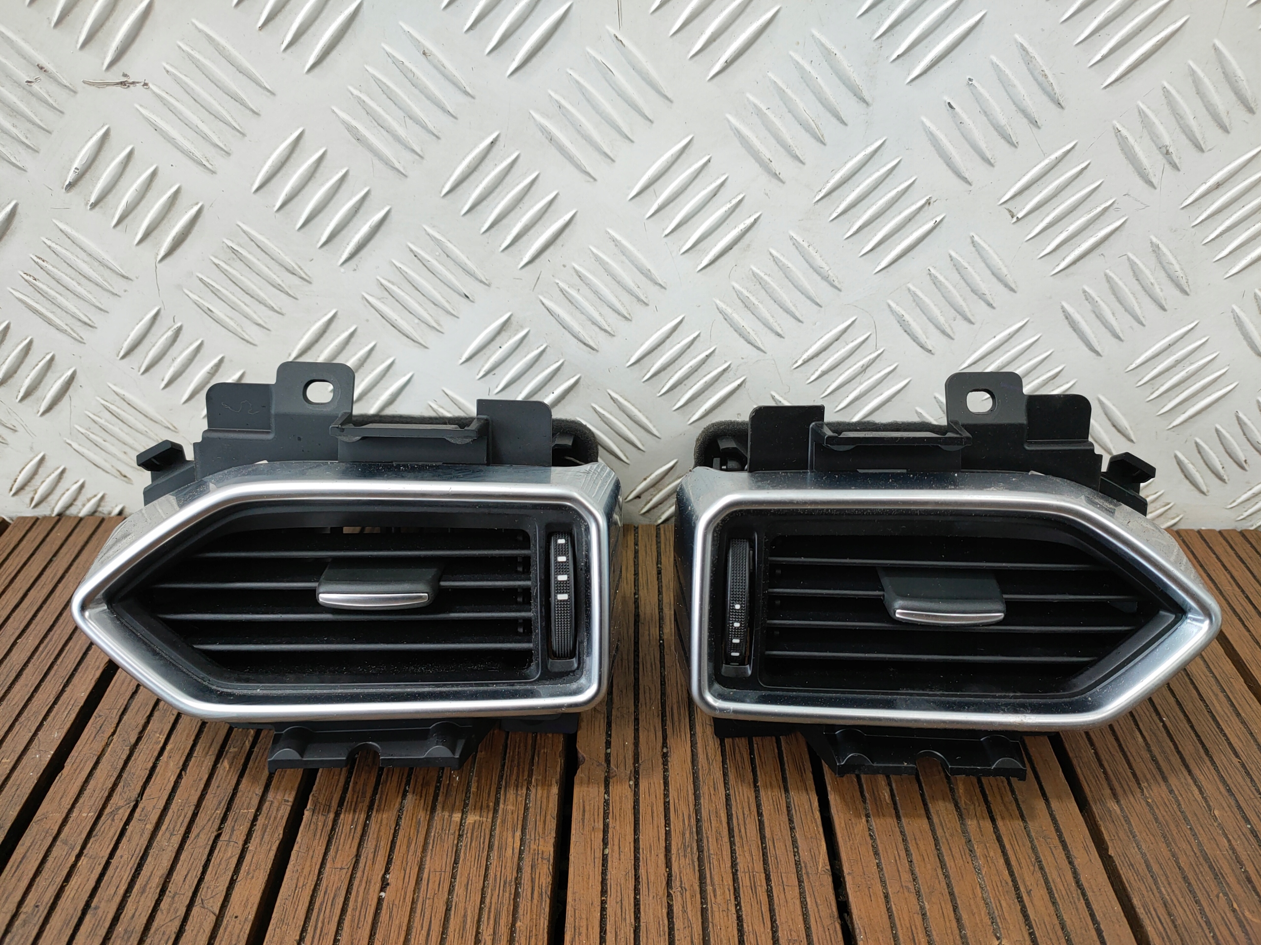 MAZDA CX-5 II KF 17- grid air conditioning devices W KONSOLE right OE