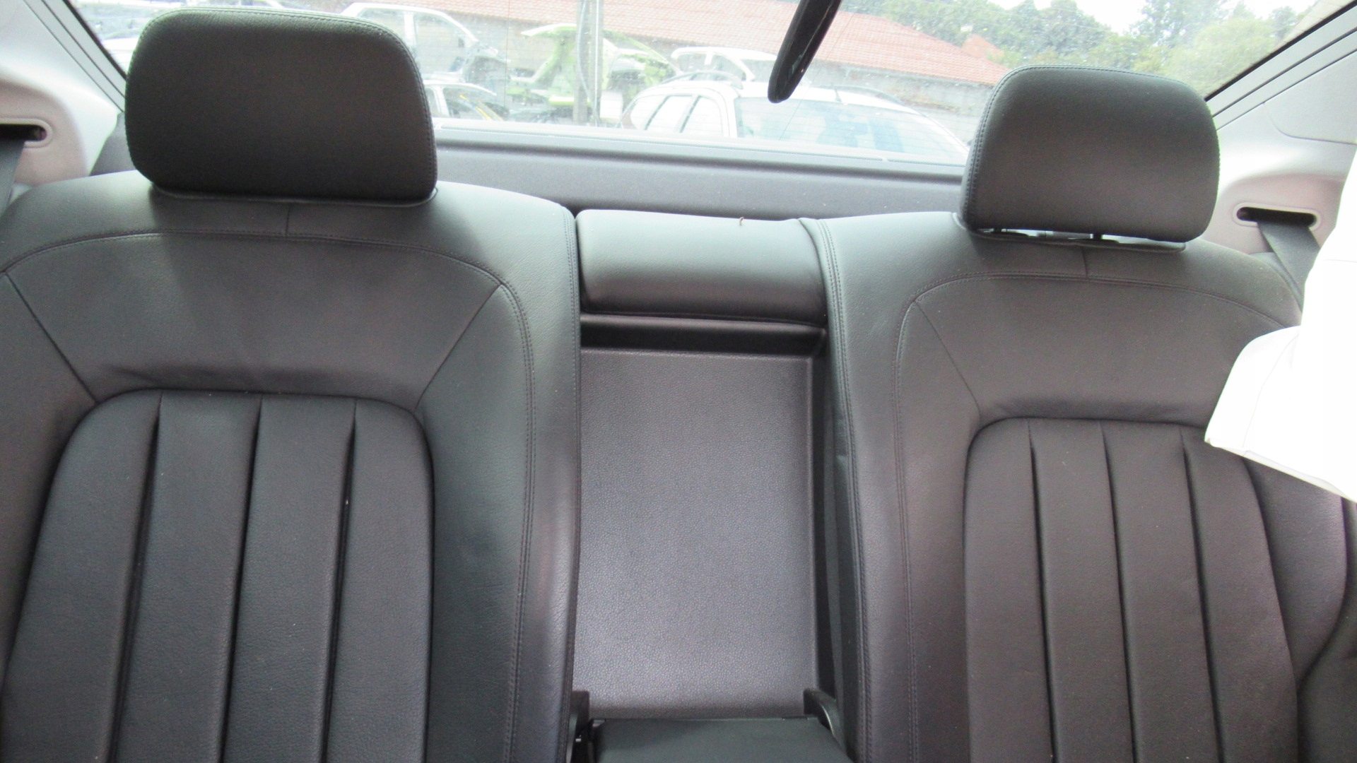 MERCEDES КЛС C218 W218 СИДІННЯ ЗАД. ЗАДНЯ