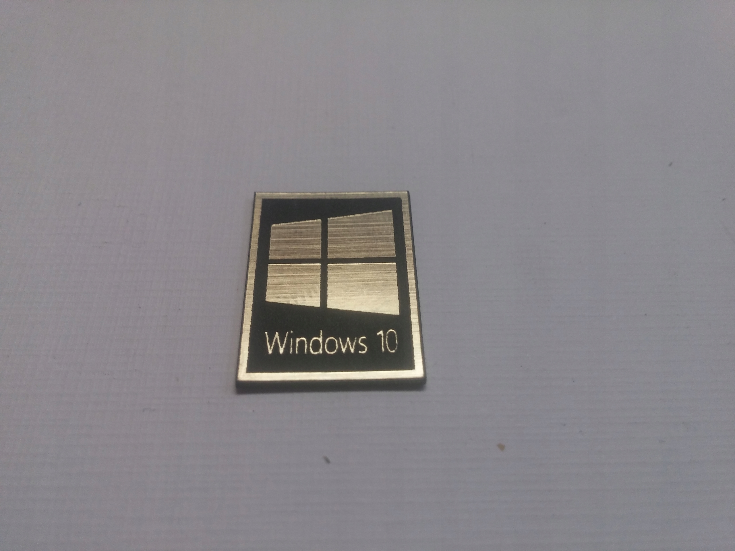 

Windows 10 naklejka emblemat 21 x 15 mm *złota