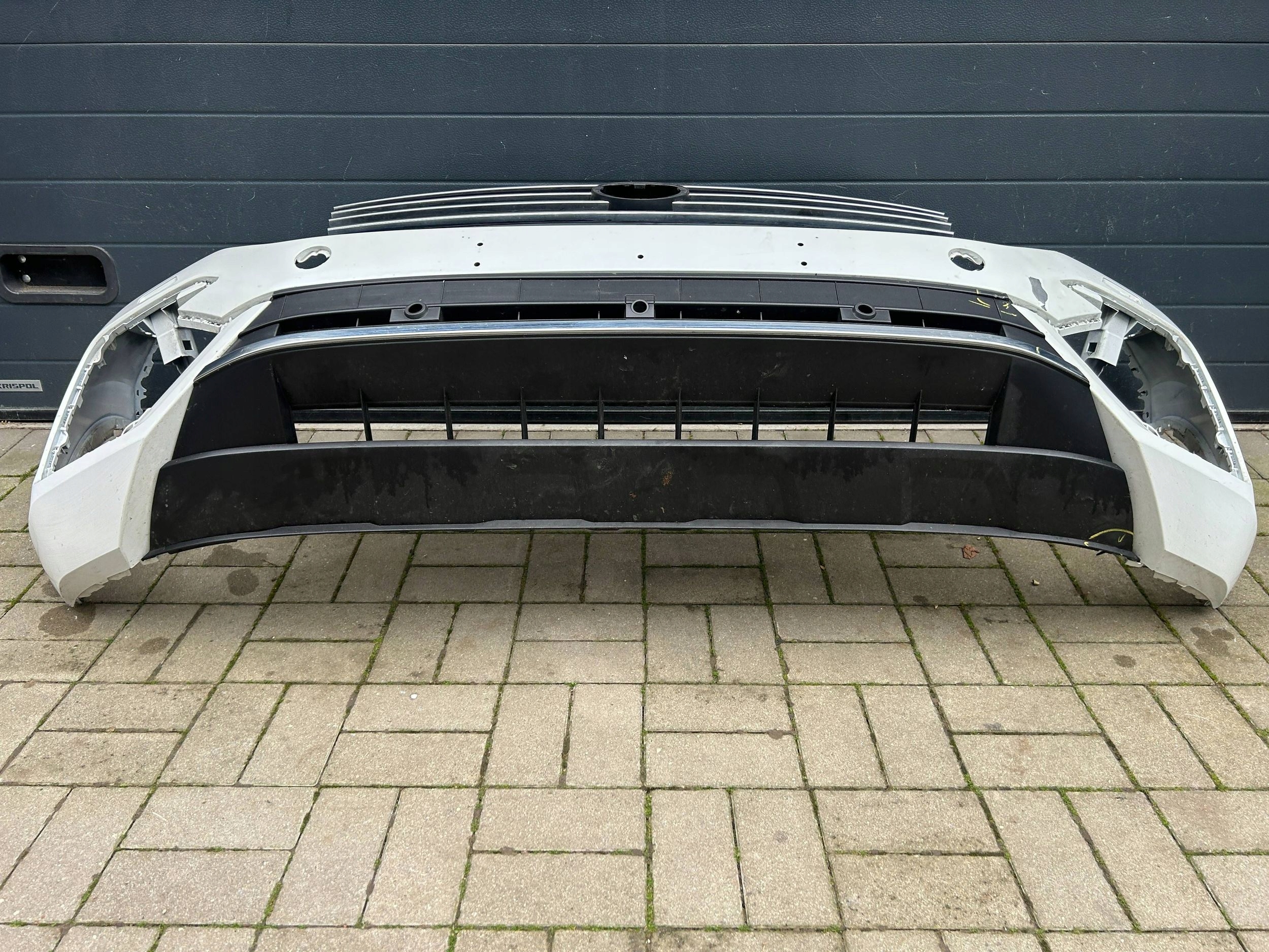 Volkswagen Touareg III 18- bumper front front