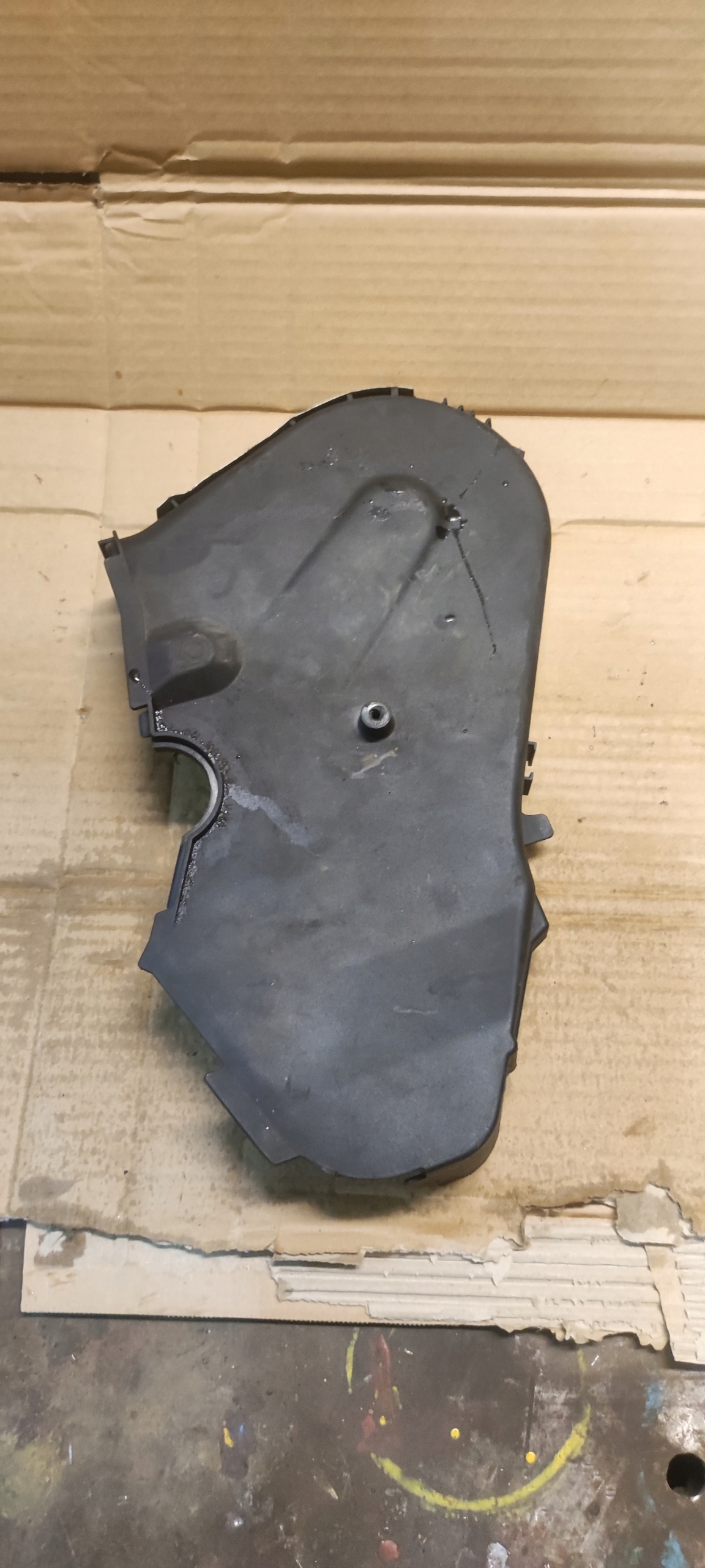 OBUDOWA POKRYWA OSŁONA ROZRZĄDU VW AUDI SKODA 04L109107