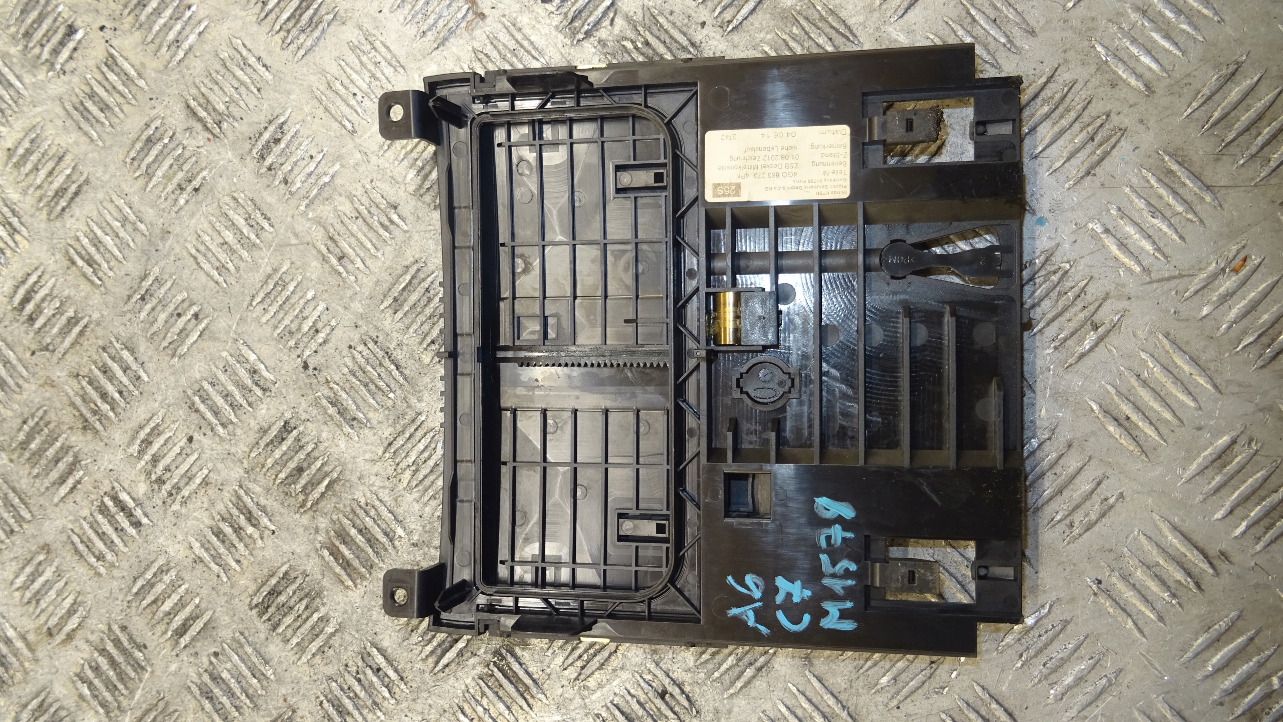 ashtray front Audi A6 C7 4G0857951A 4G0863273