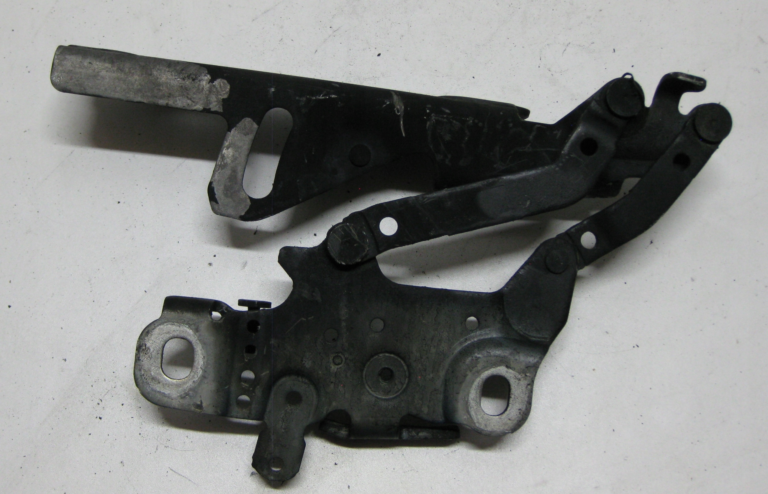 BMW F31 2.0D 14R hinge bonnets left right KOMPLET