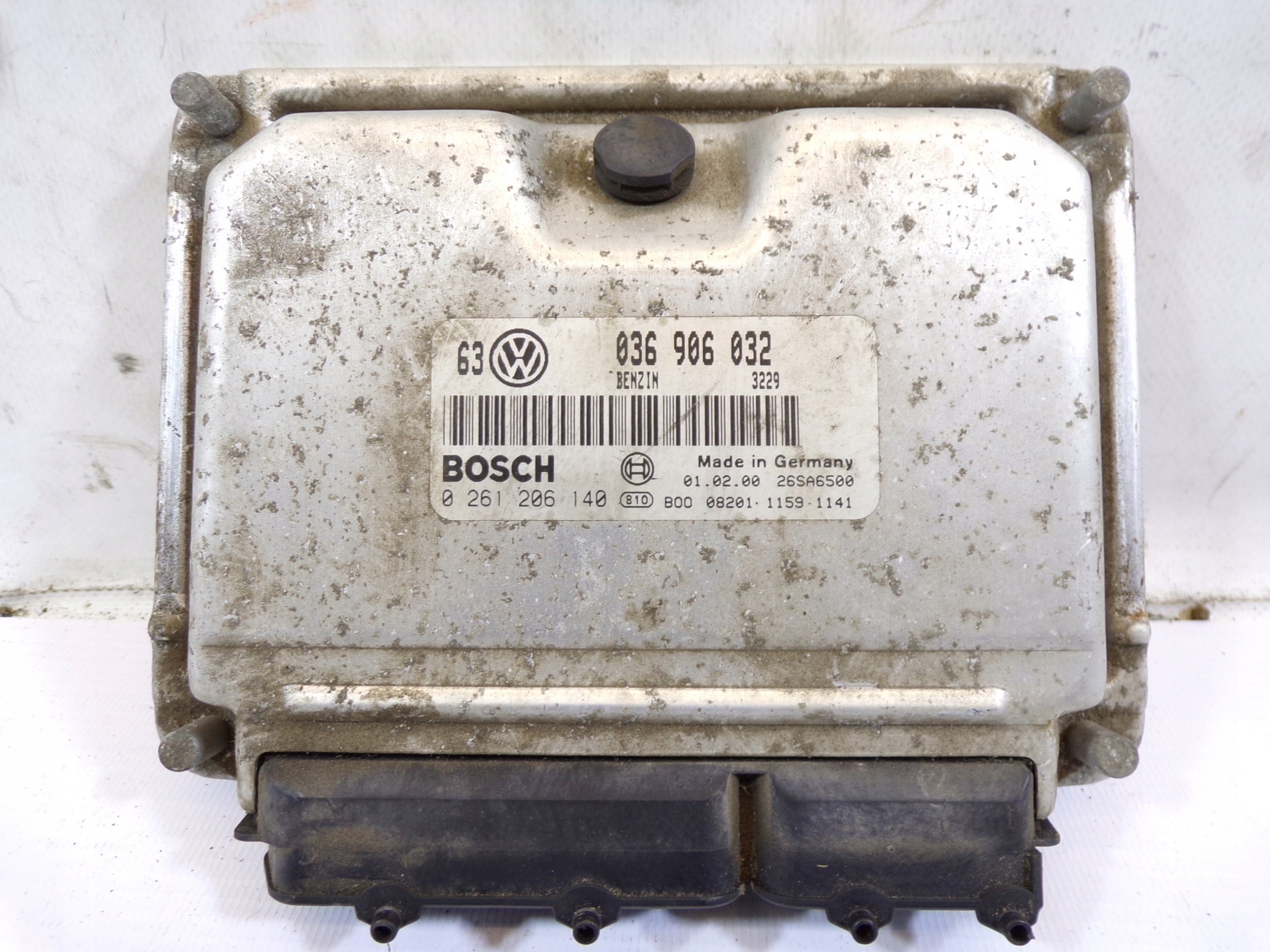 computer control unit of the engine VOLKSWAGEN GOLF 4 IV 1.4 0261206140 036906032