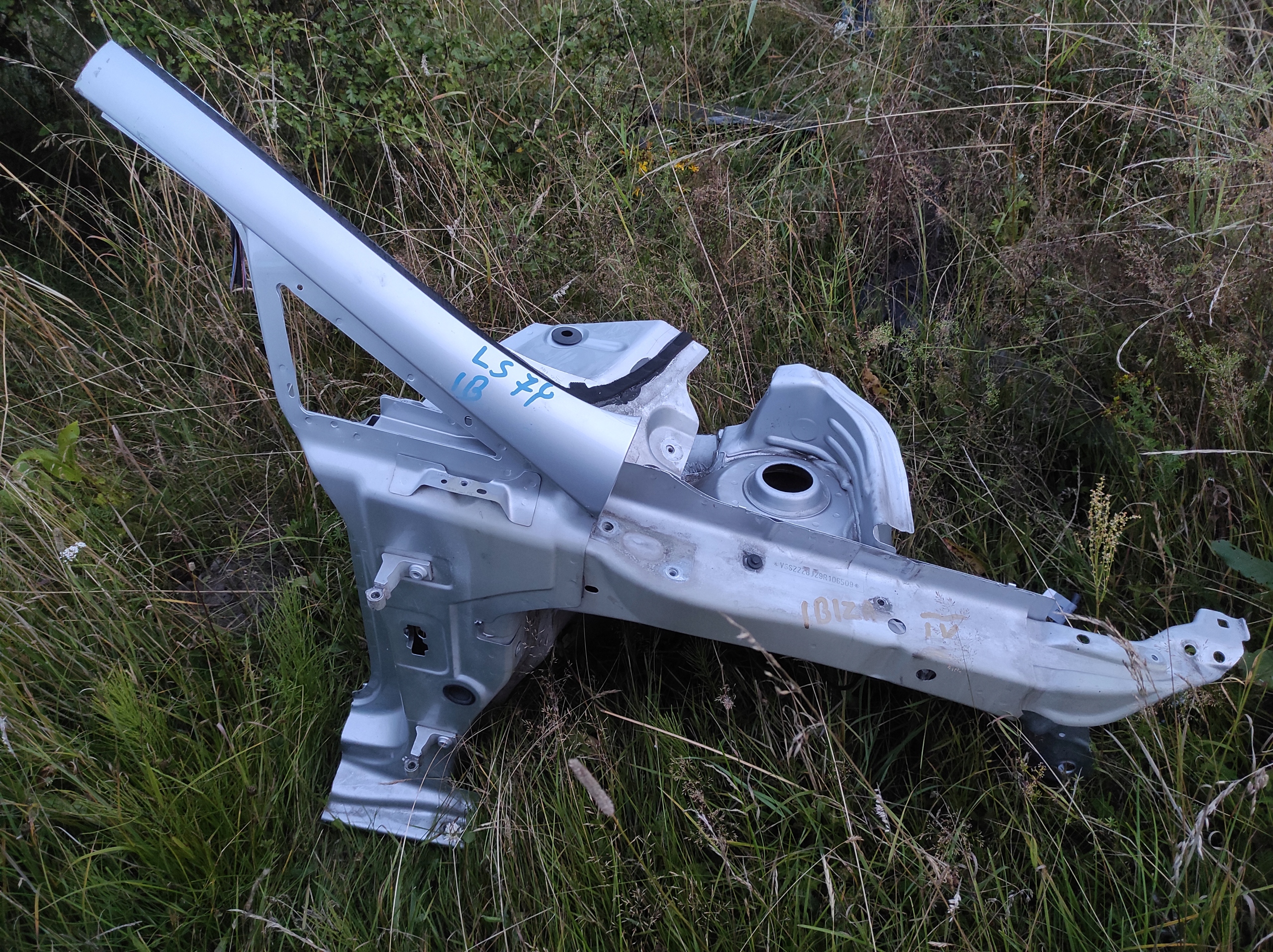 quarter pillar right SEAT IBIZA 4