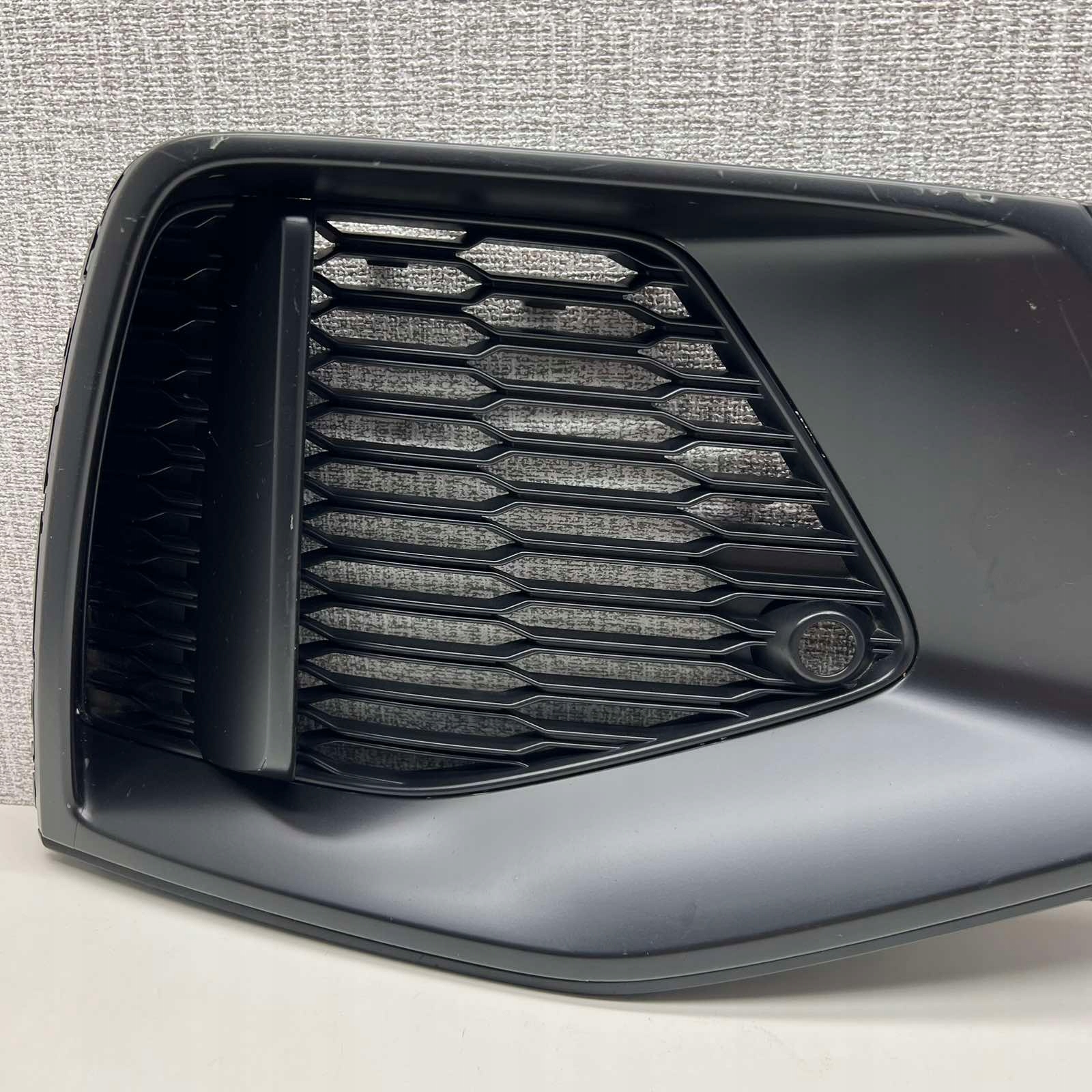 AUDI Q8 S-LINE SQ8 2018-2023 grid bumper front 4M8807682A