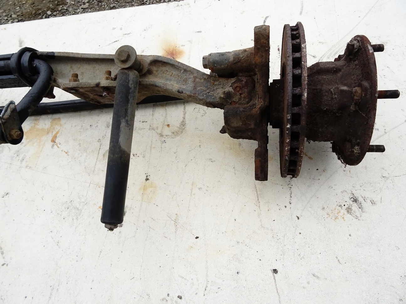 OŚ PRZÓD MERCEDES N Hatchback KM ZAWIESZENIE PRZEDNIA Producent części OEM