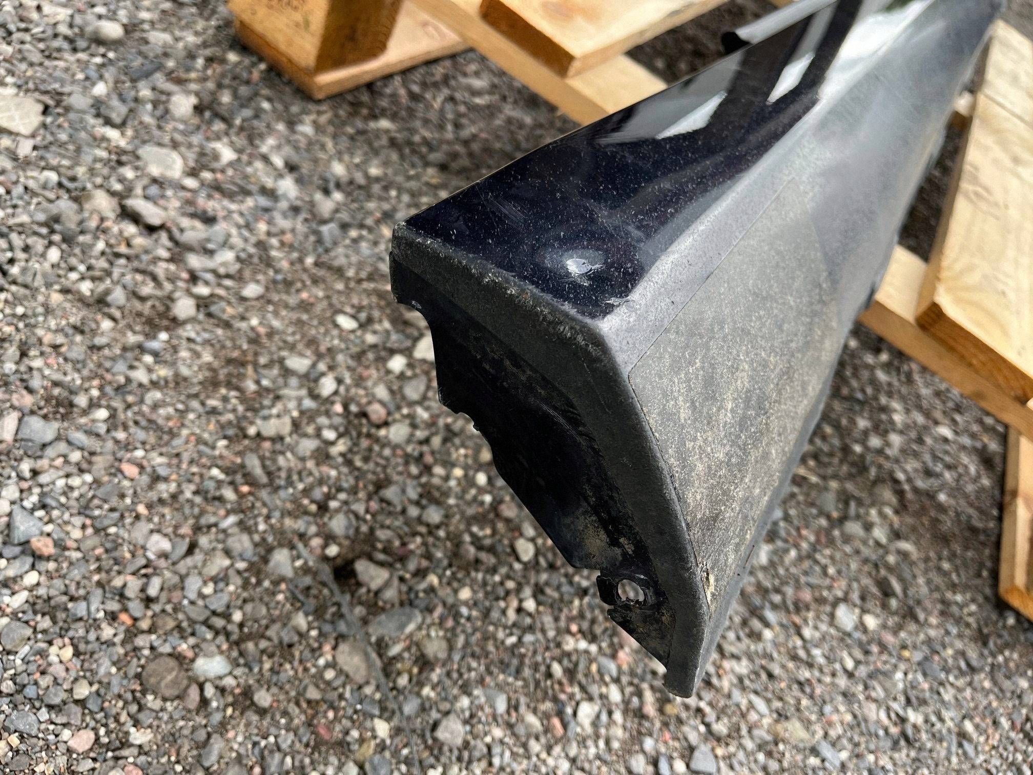 threshold right moulding cap threshold of the threshold right Chevrolet Camaro 2014-2015