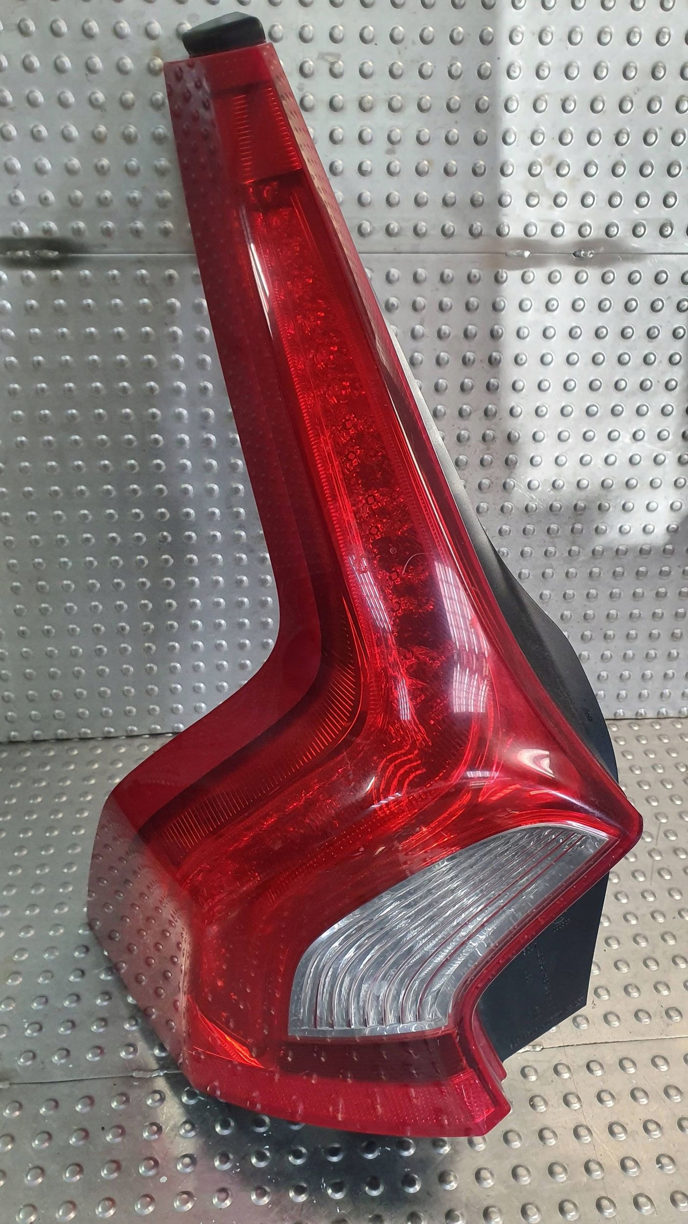 light rear part left VOLVO V60 10- 31214963