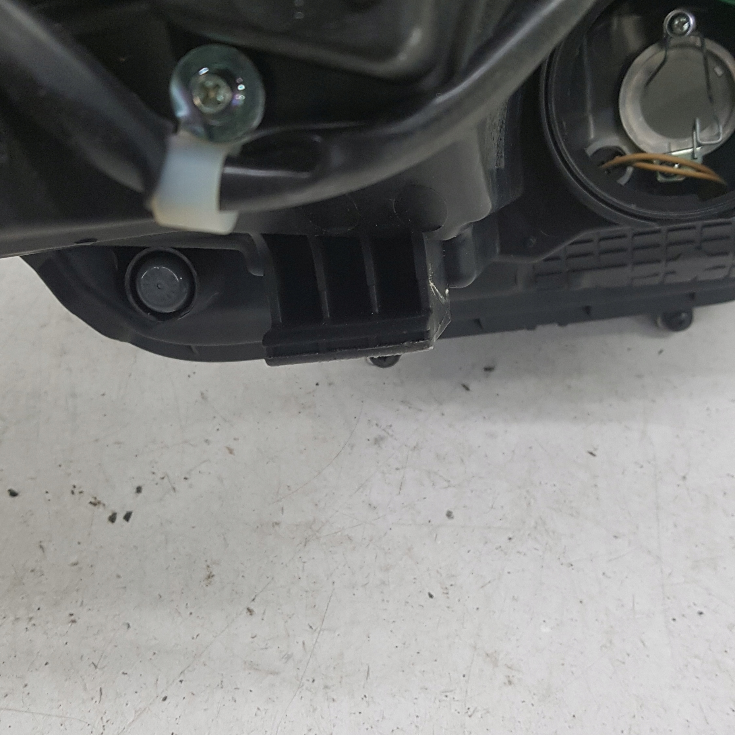 light left front HYUNDAI IX20 92101-1KXXX
