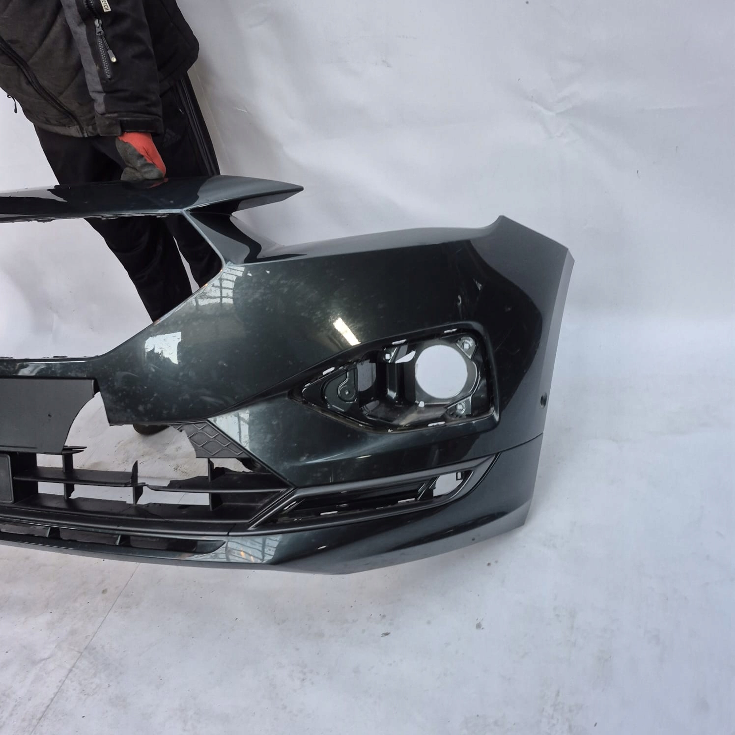 SEAT TARRACO bumper front front