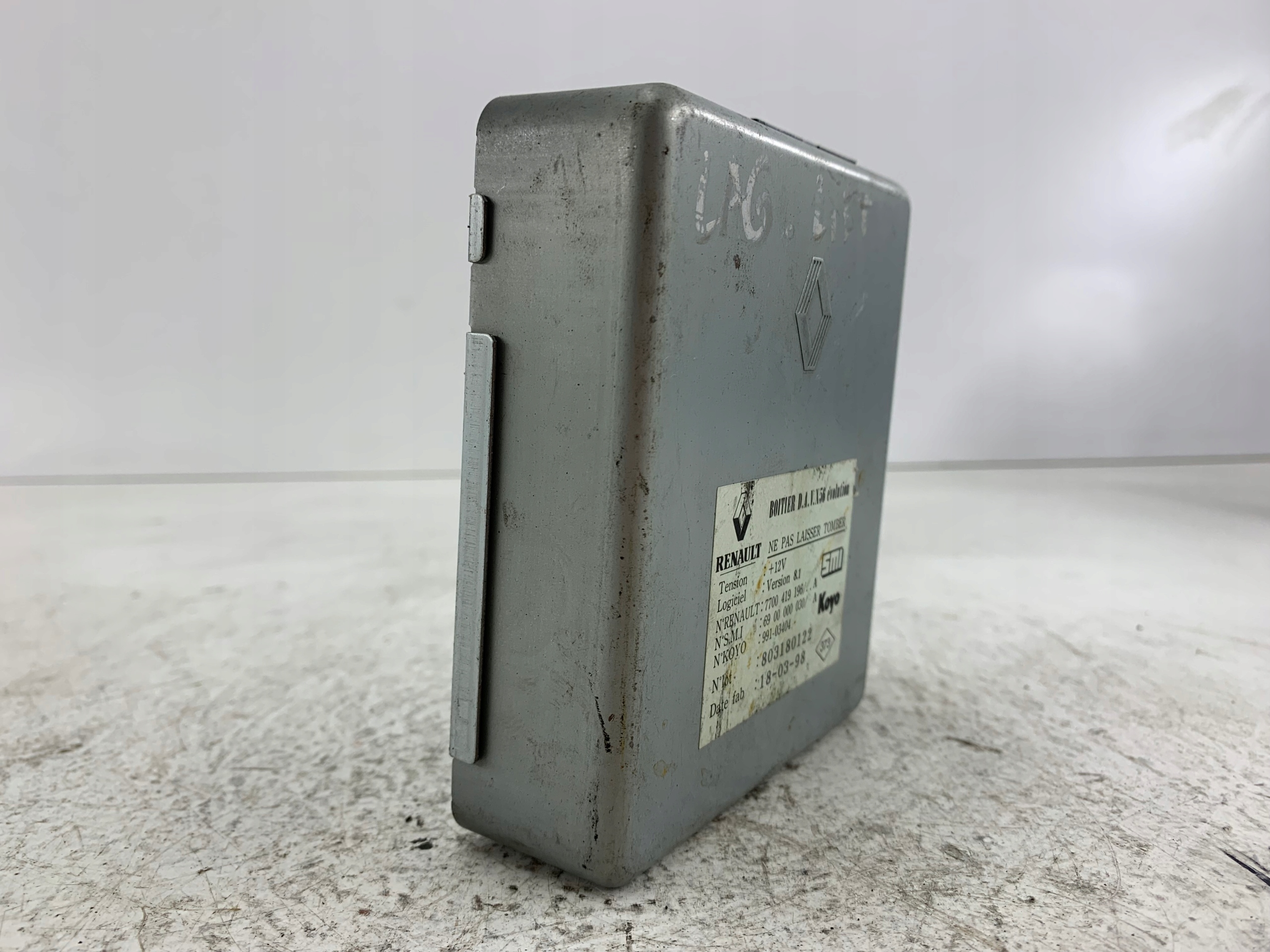 RENAULT LAGUNA et module unité de commande électronique uce 7700419196A