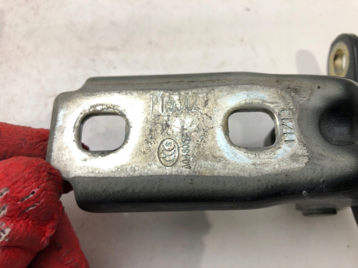 ZAWIAS DRZWI PRZÓD PRAWY KOMPLET CHEVROLET CAMARO Typ samochodu Samochody osobowe