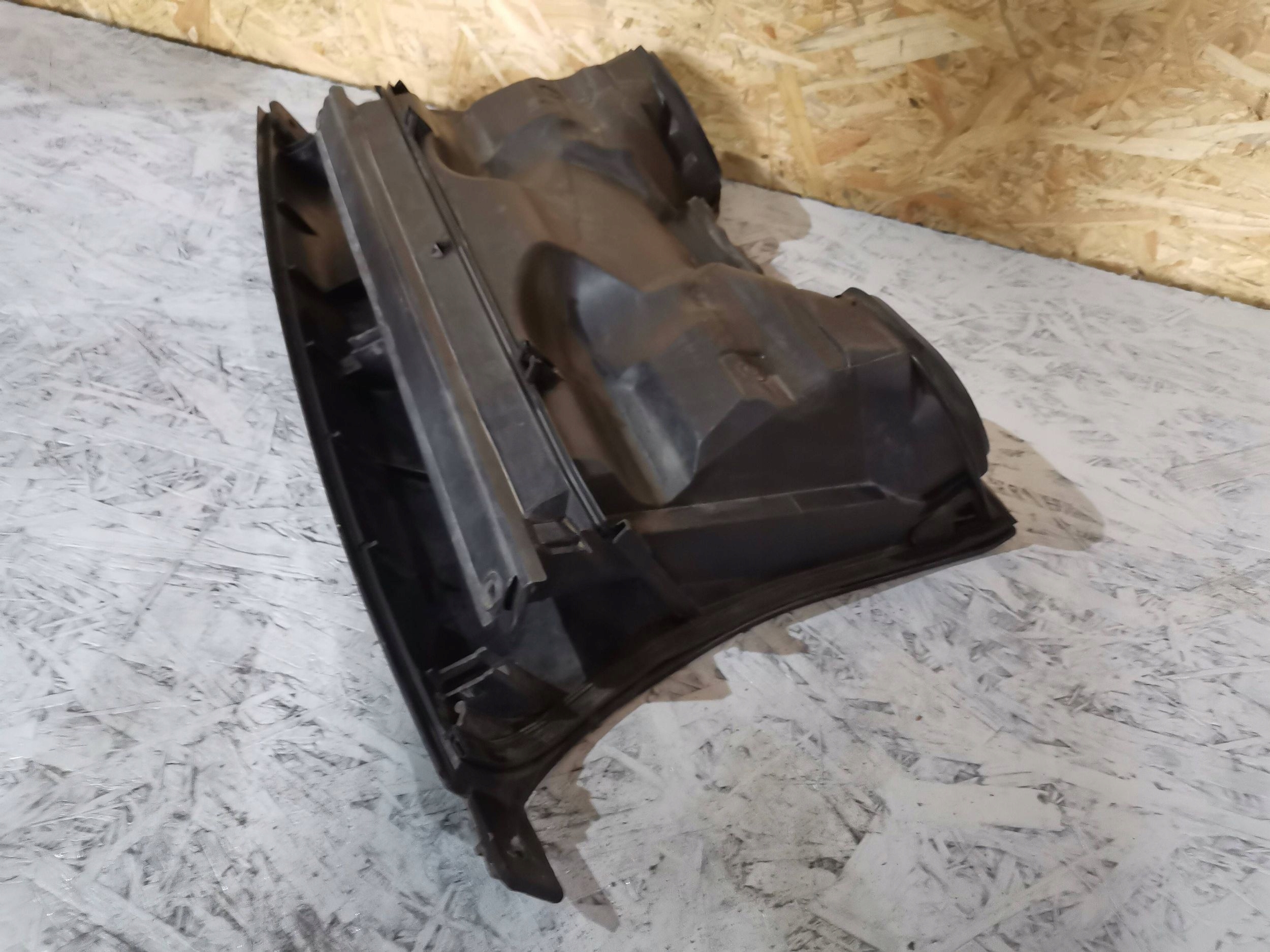 cover of a filter, cab BMW X5 E53 8409049