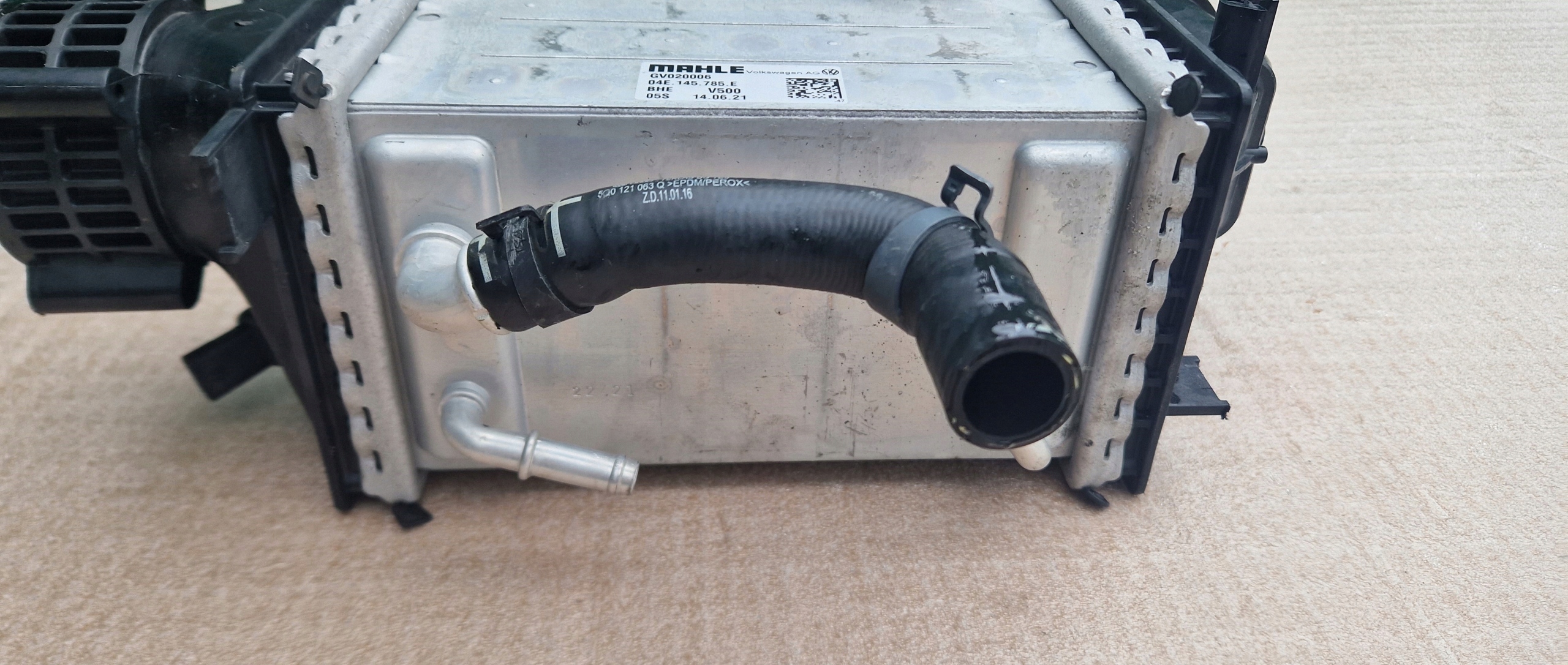 radiator intercooler 04E145785E VW SKODA IDEAL