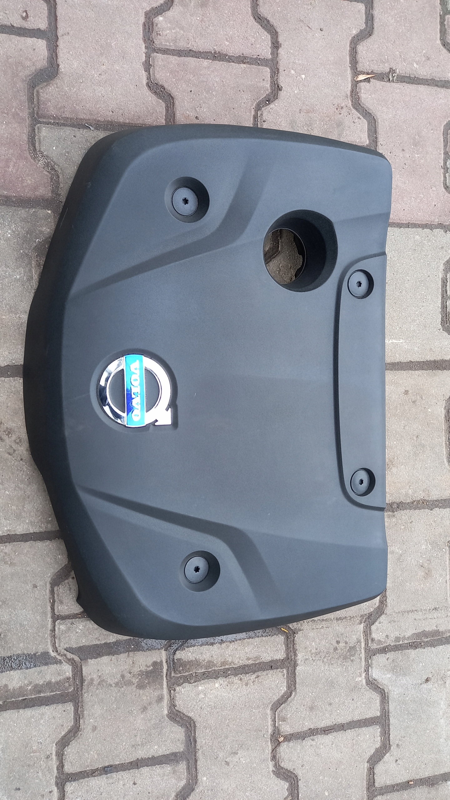 Капот двигуна 31338076 VOLVO V40 II D4