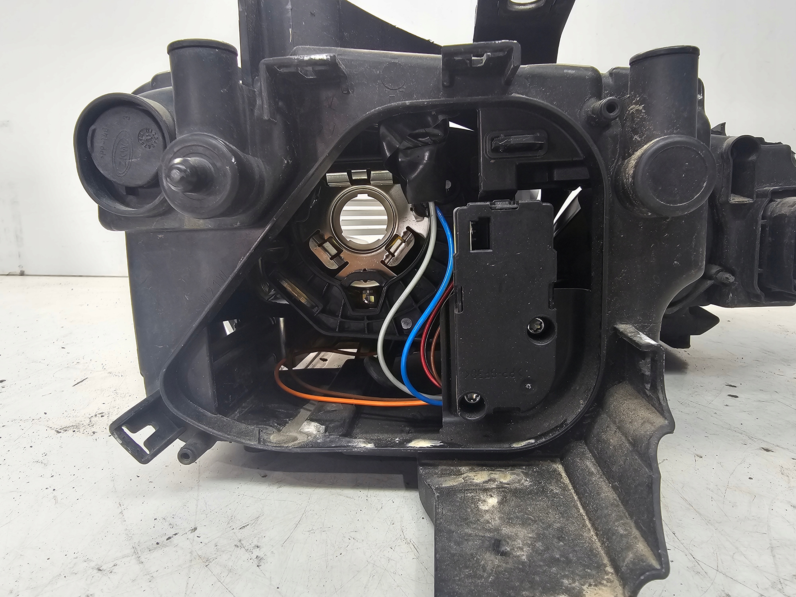 REFLEKTOR left ZWYKLY AUDI Q3 8U 8U0941003N