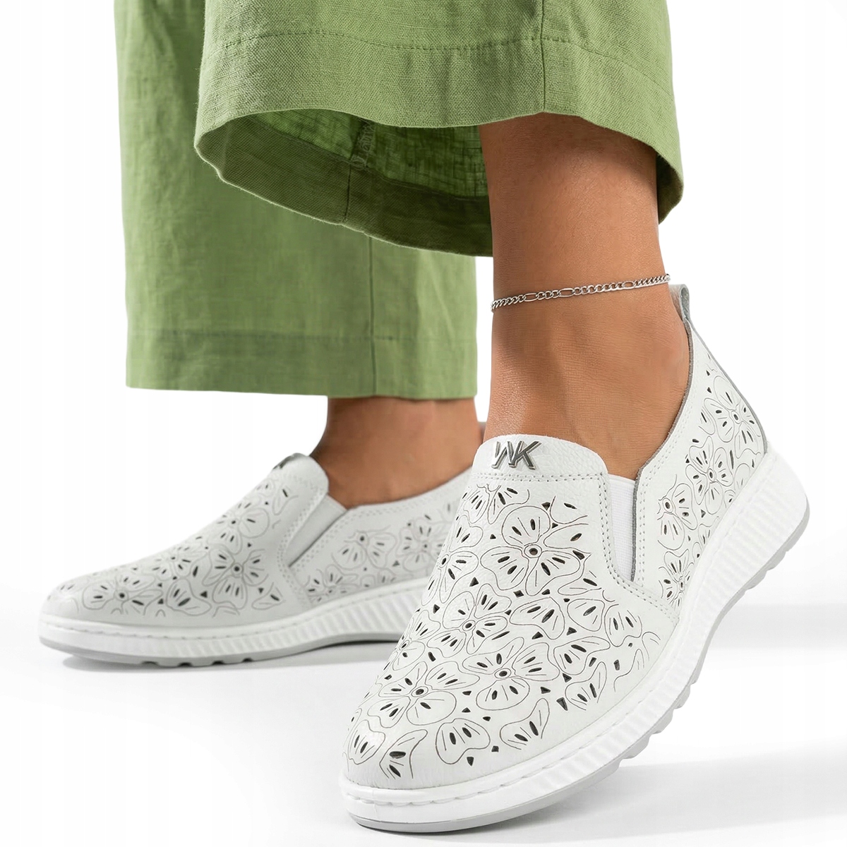 Dámské kožené polobotky Ažurové bílé nazouvací lehké Wojtyłko 39