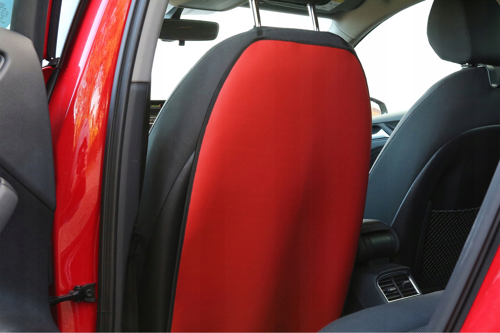 OSŁONA NA TYŁ FOTELE SAMOCHODOWEGO OCHRANIACZ TYŁU Kolor obszycia czarny