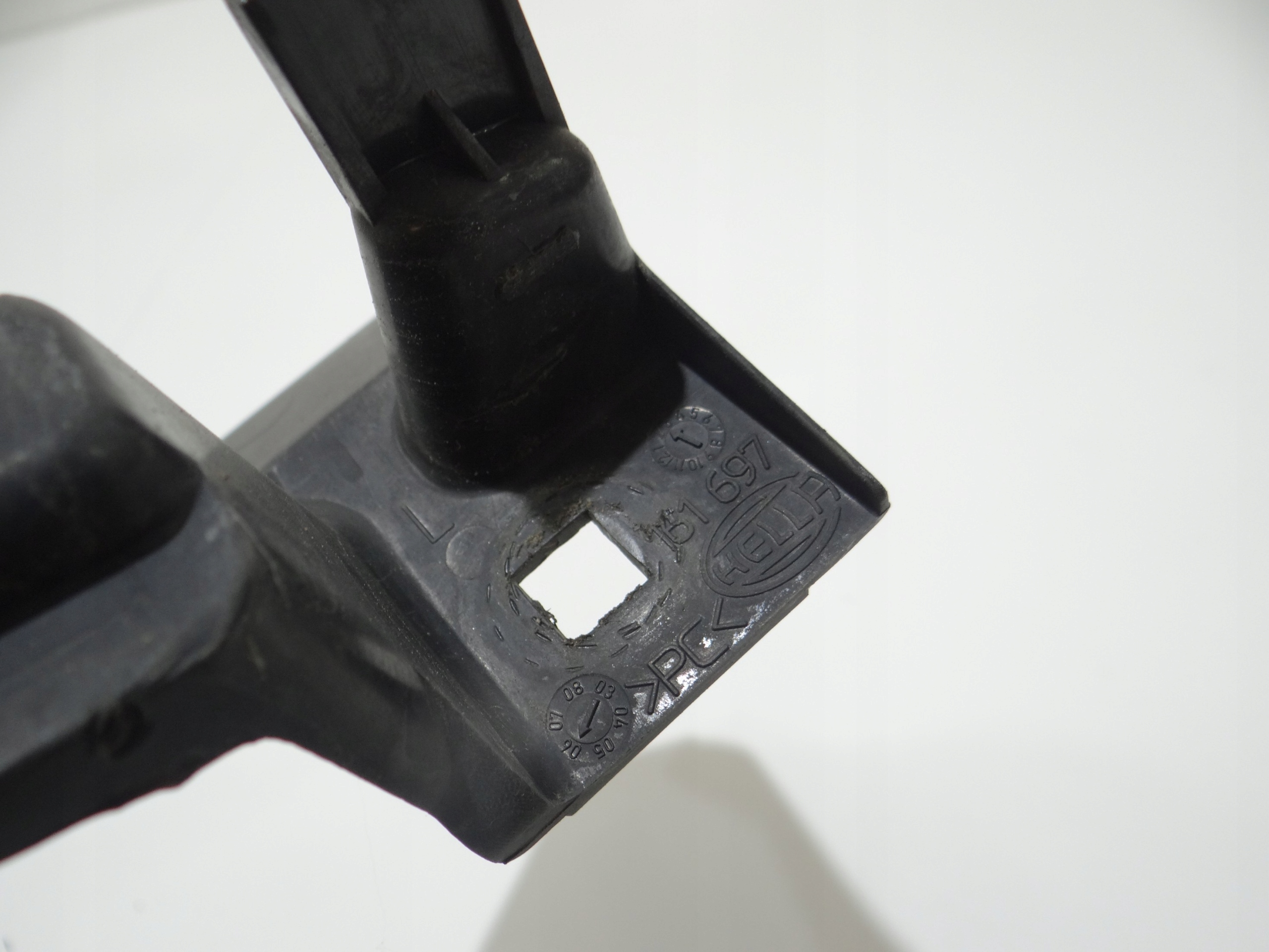 holder left front BMW E65 LCI 161697