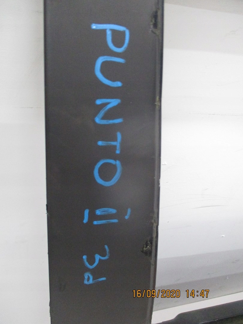 door Fiat Punto 2 3D right front