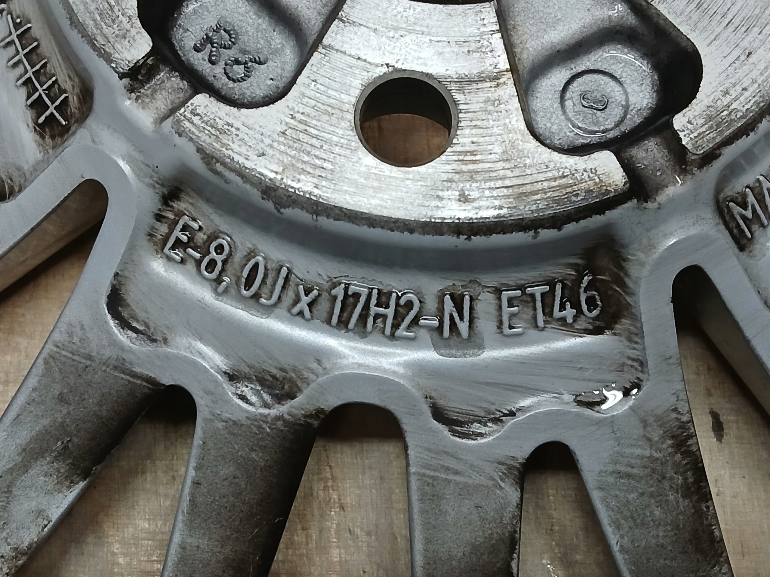 disk hliníkový AUDI A3 8Y 17" 8J ET46 5X112 8Y0601025B