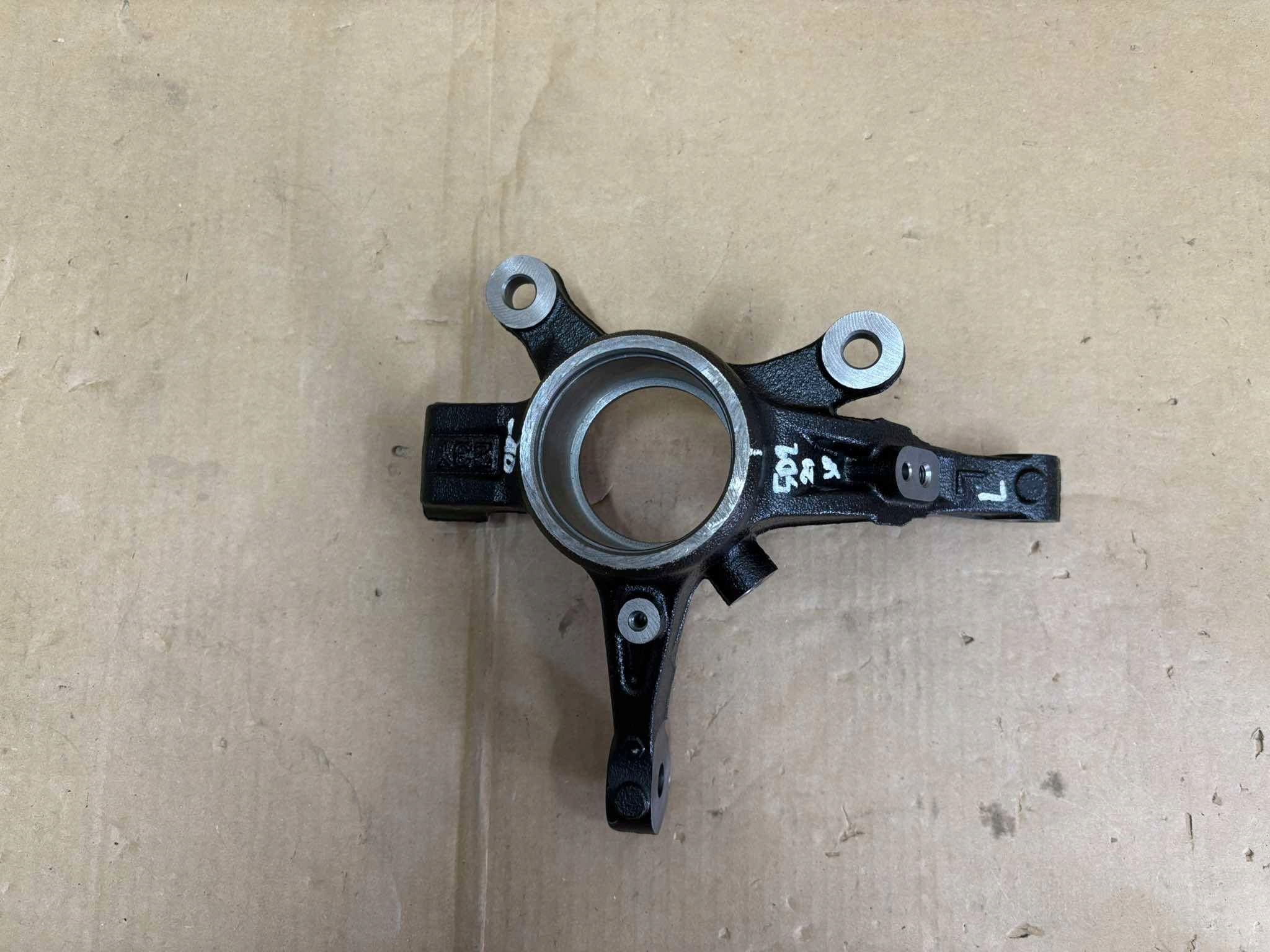 swing wheels left MITSUBISHI MIRAGE VI G4 3870A115