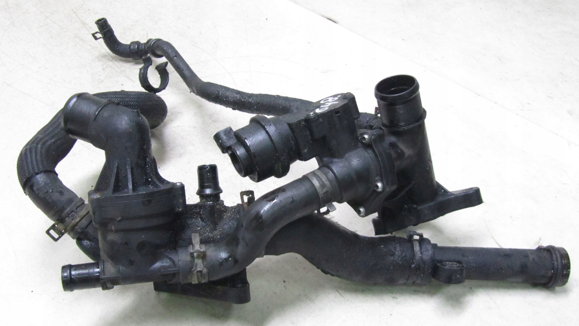 006/648 - TRAFIC III VIVARO 1.6 КОРПУС ТЕРМОСТАТА 14-