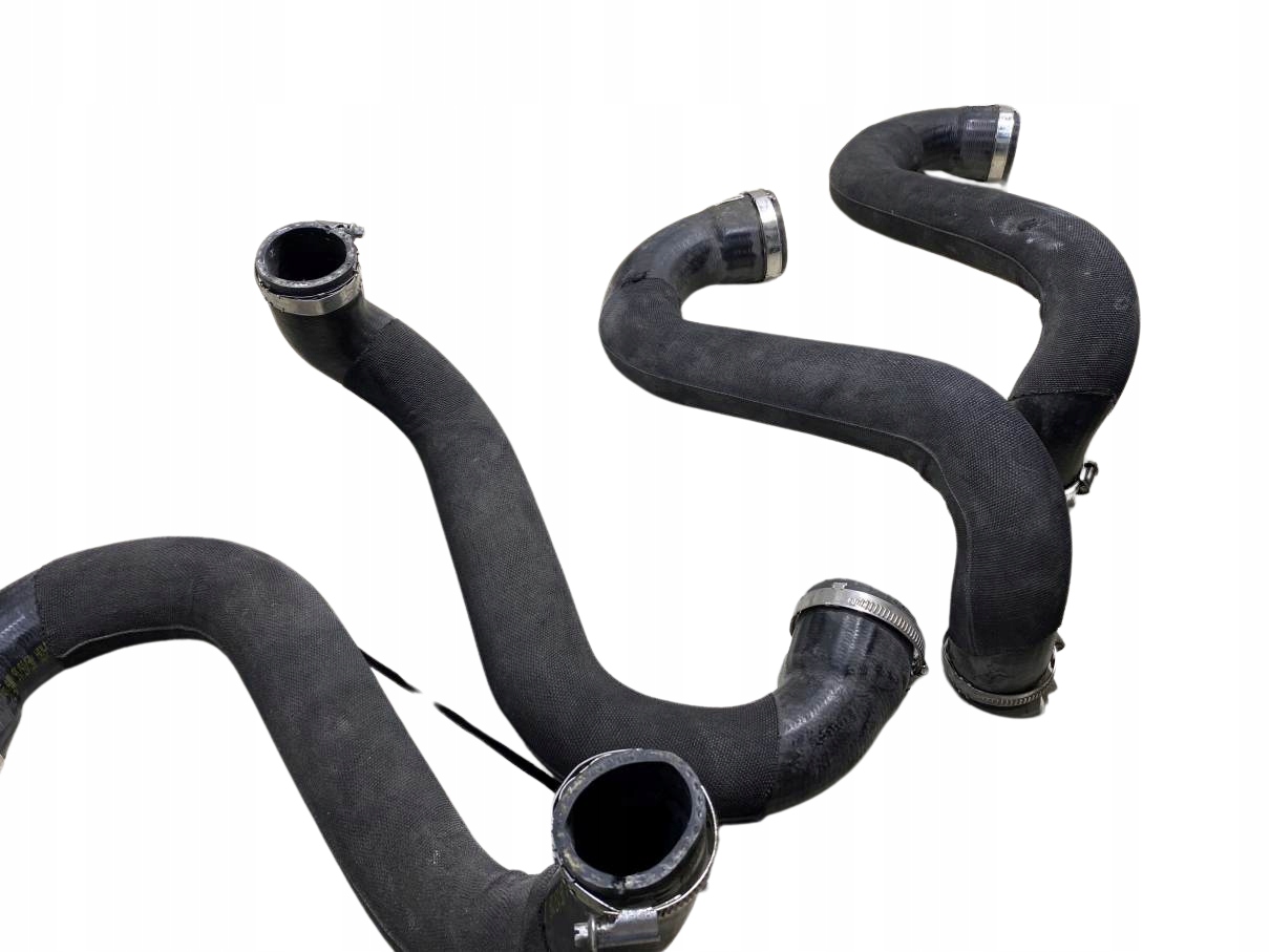 vedení intercoolera AUDI A4 B9 2.0 TFSI 8W0145738F