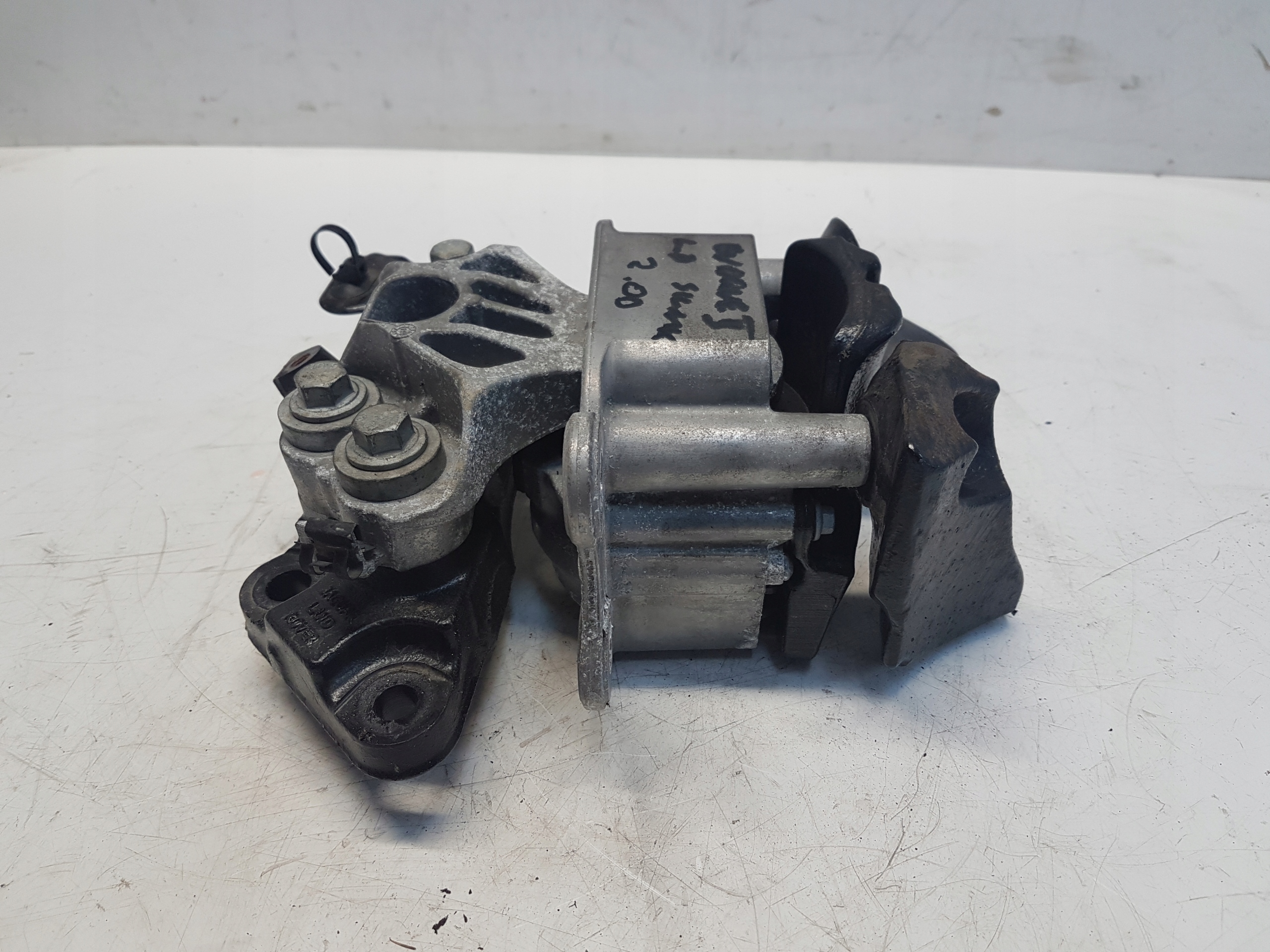 RANGE ROVER EVOQUE II 2.0D holder engine mount