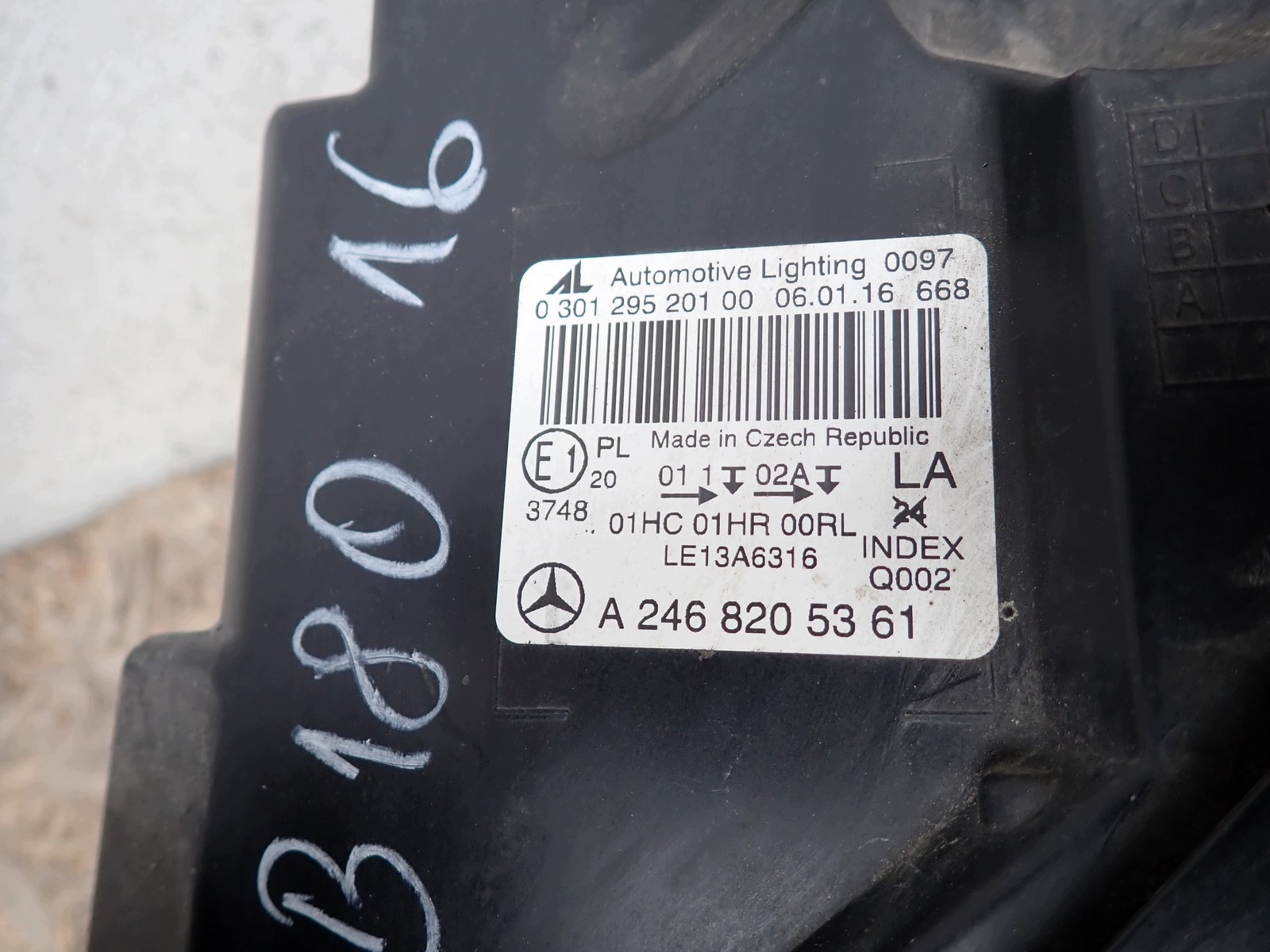 light left REFLEKTOR left MERCEDES B class LIFT 246 15- A2468205361 102